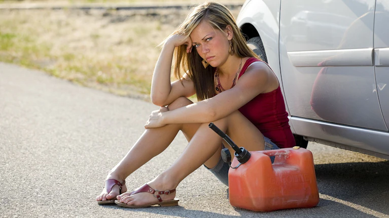 Ein Interview mit OMV-Chef Alfred Stern hatte aufgeschreckt. Wir sollten beginnen, Öl zu sparen, empfahl der Manager. Ist es wirklich schon so ernst und an der Tankstelle bald Ebbe? Die Fakten zur Krise. Und wie lange unsere Reserven reichen.