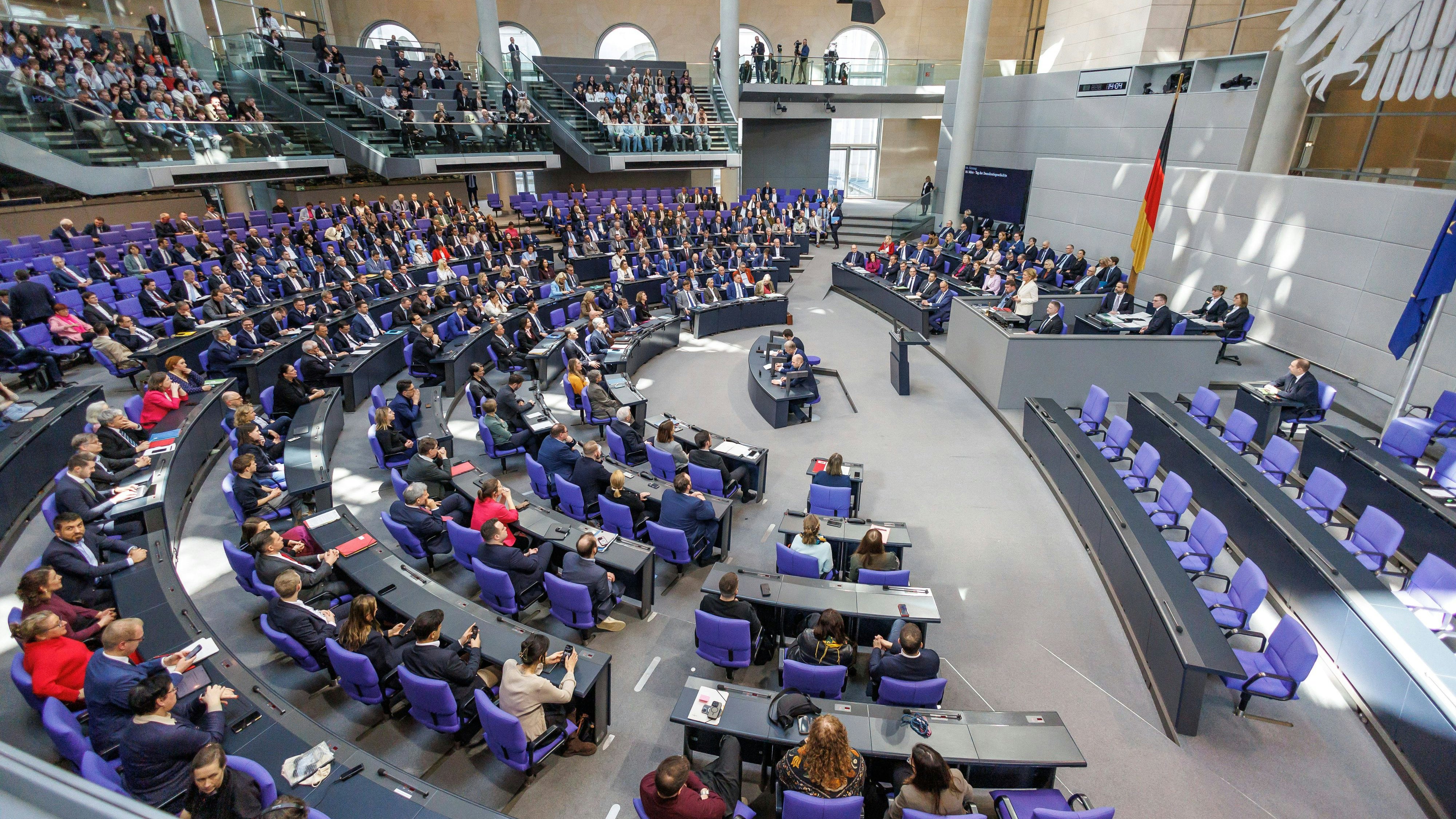 Heute.at - Kinder missbraucht! Ex-Abgeordneter muss in Haft