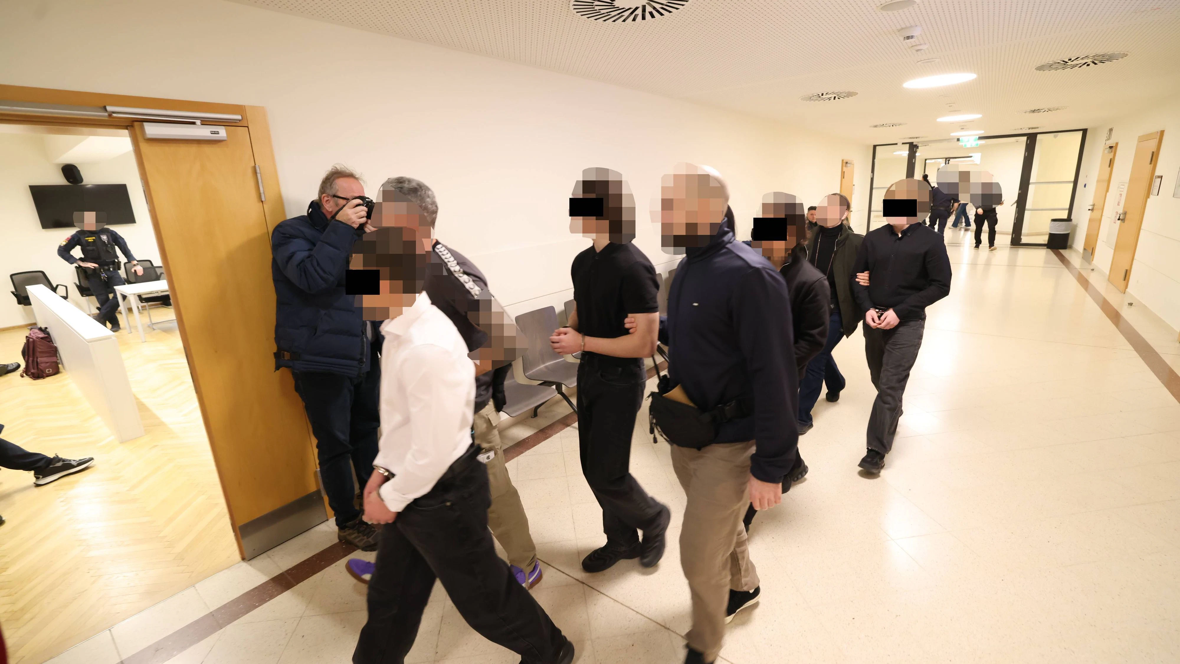 Heute.at - Es gab fast Tote! Haft für selbsternannte Pädo-Jäger