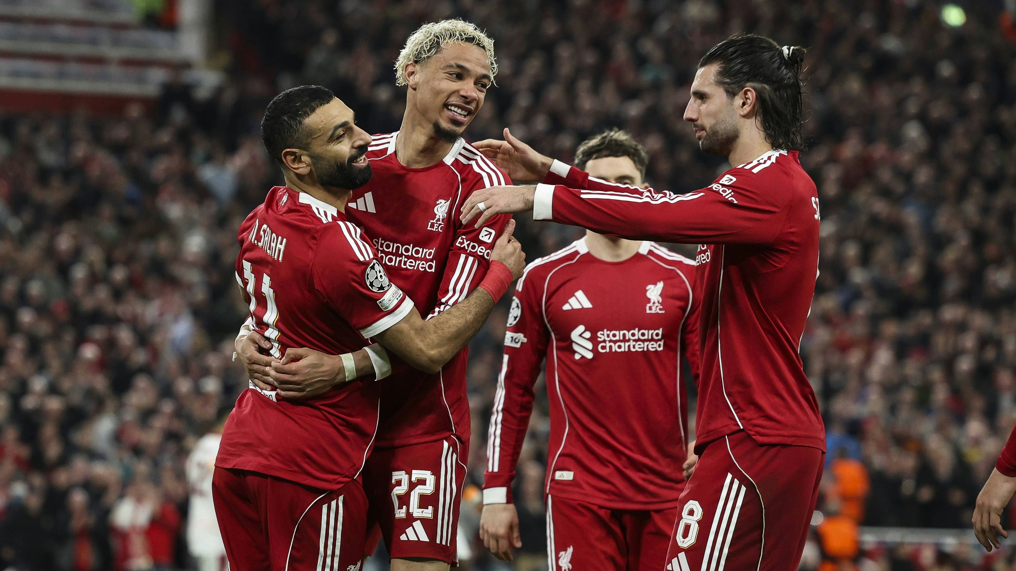 Heute.at - Liverpool nimmt Gala auseinander, Bayern locker weiter