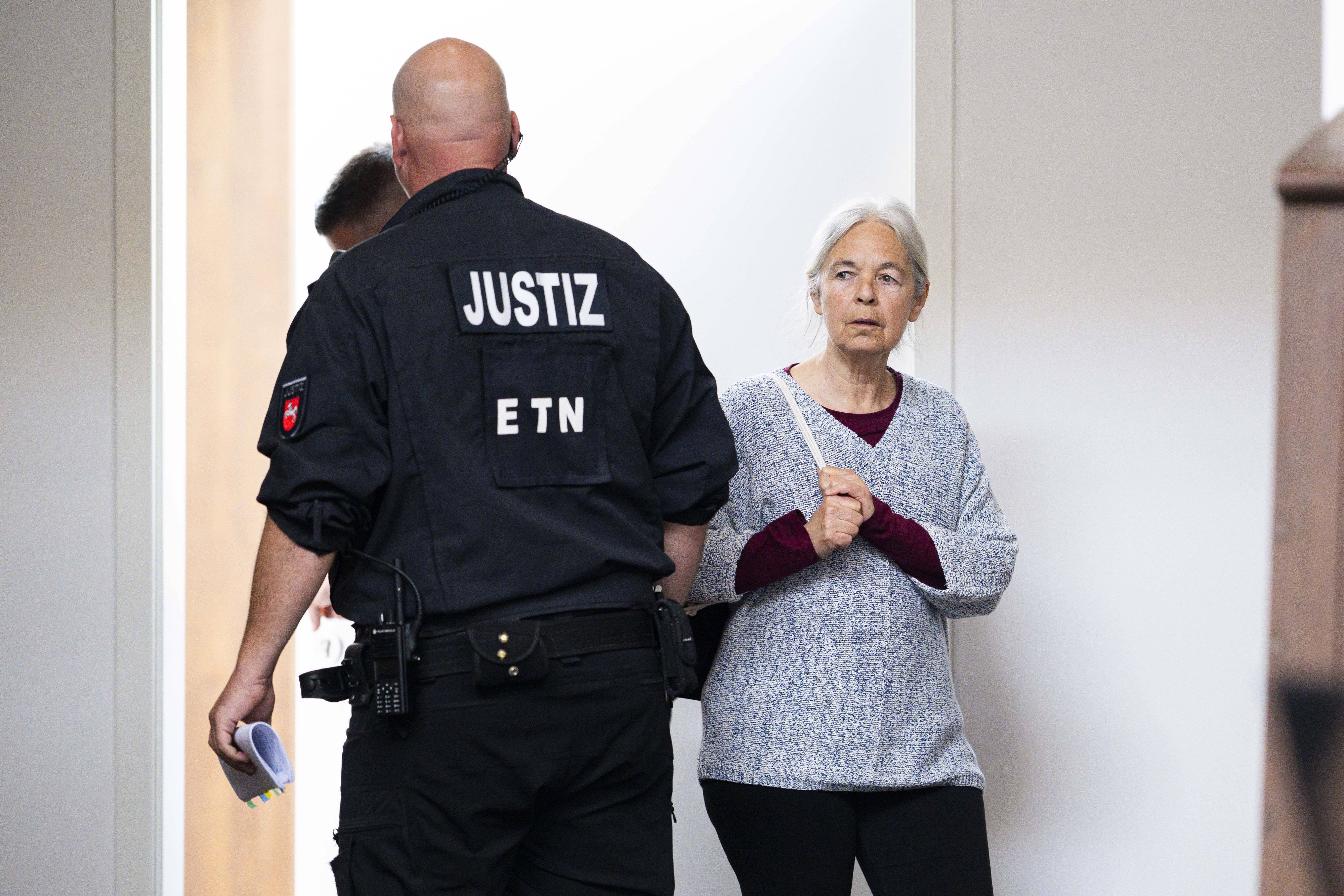 Die ehemalige RAF-Terroristin Daniela Klette muss sich vor Gericht verantworten.