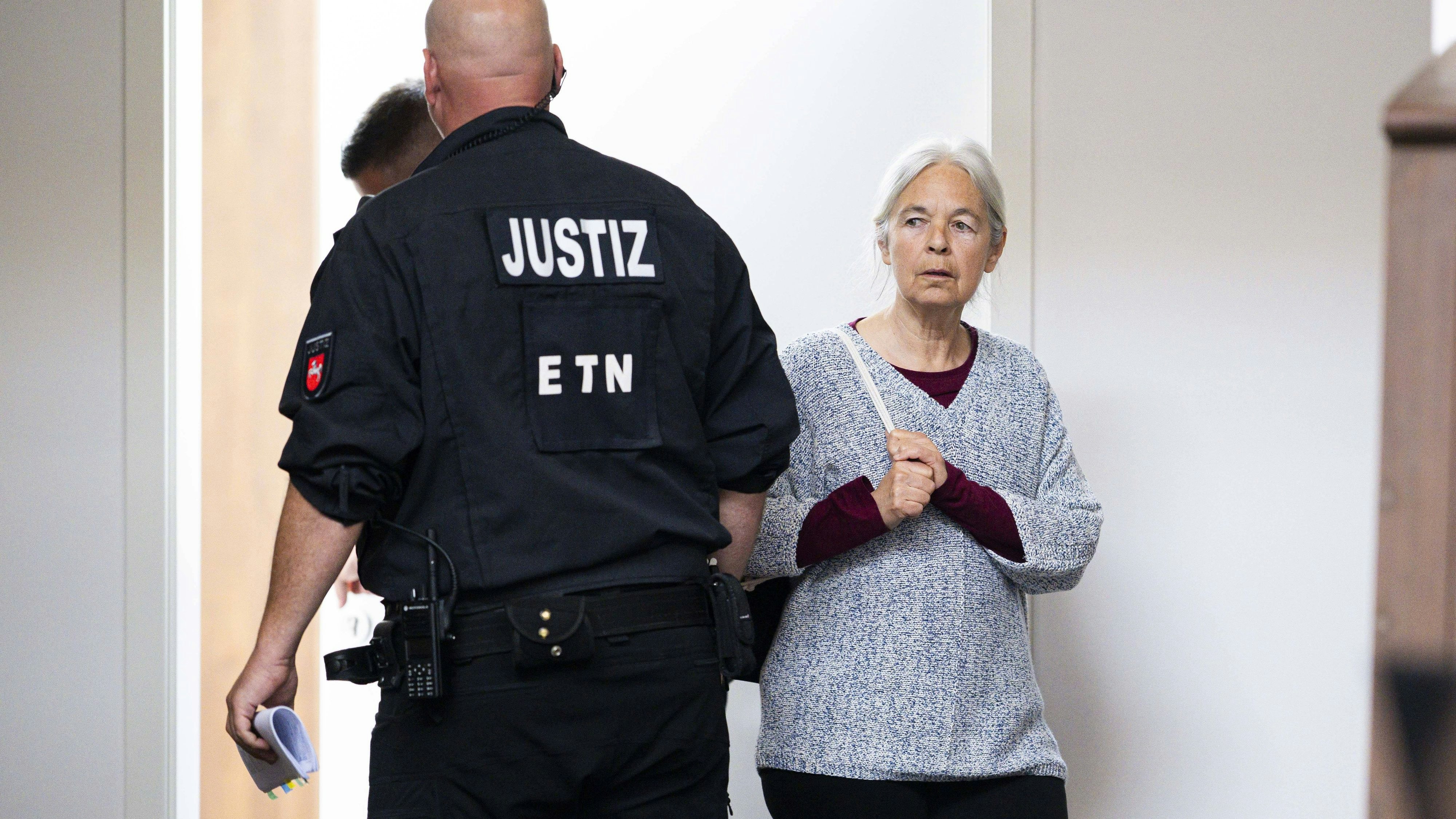 Die ehemalige RAF-Terroristin Daniela Klette muss sich vor Gericht verantworten.