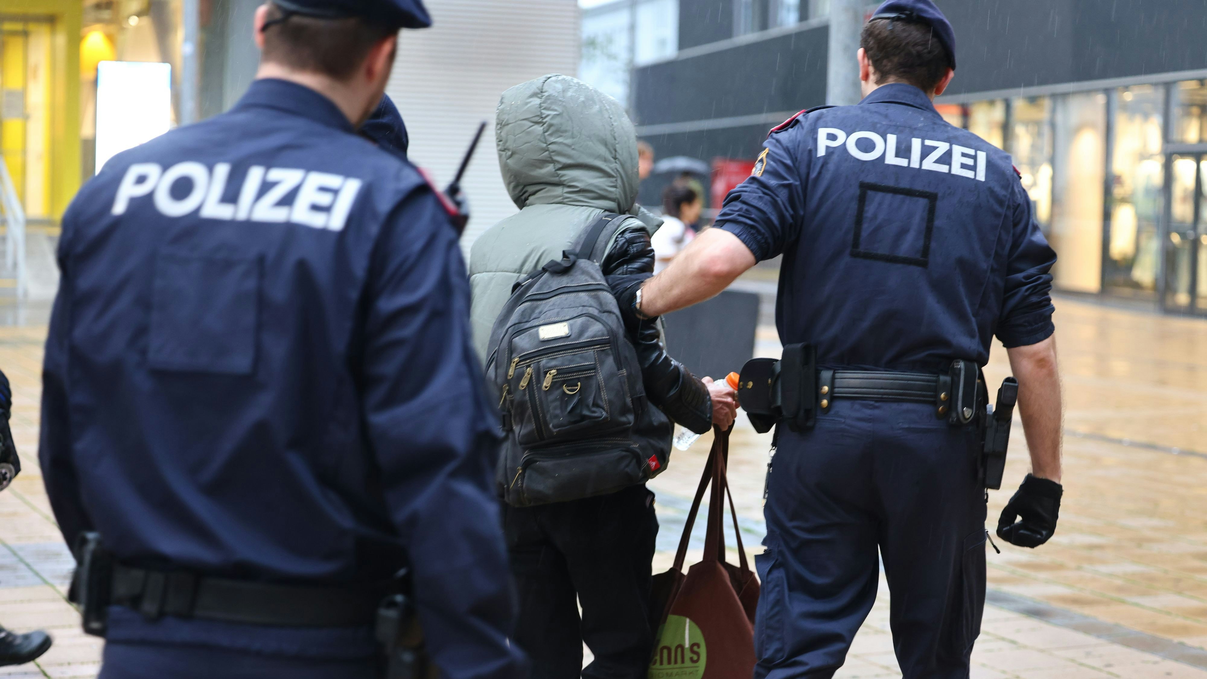 Heute.at - Waffenverbot wirkt! Doch Gewalt dürfte sich verlagern