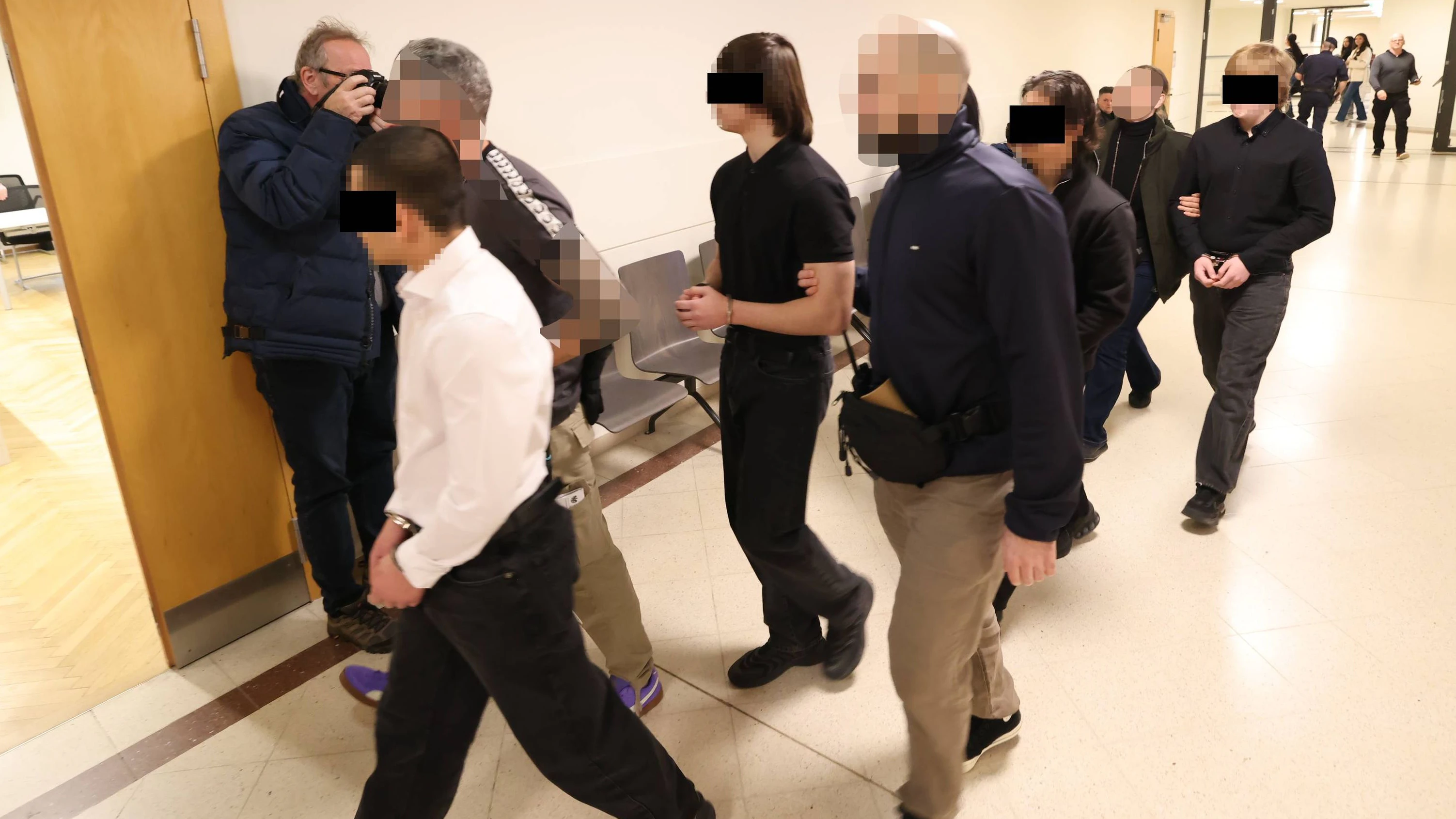 Heute.at - Opfer in Park bewusstlos gewürgt – erste Urteile da!