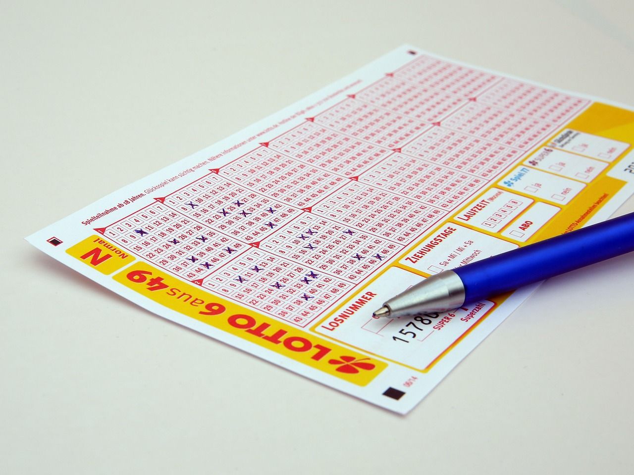 Heute.at - Polizist holt Lotto-Millionen – gibt Hälfte Kellnerin