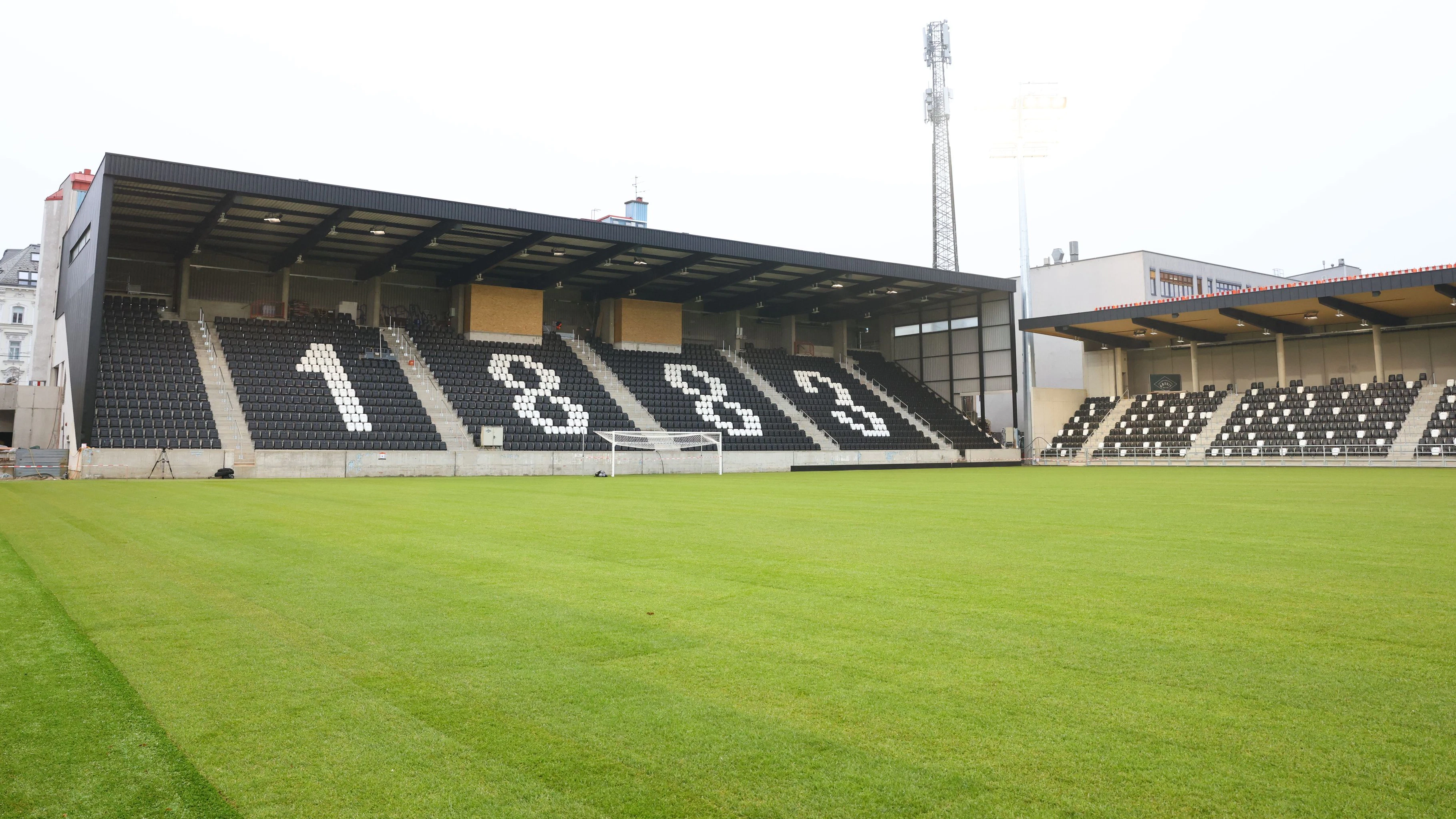 Heute.at - Gras-Problem! Sportclub muss Stadion-Start verschieben