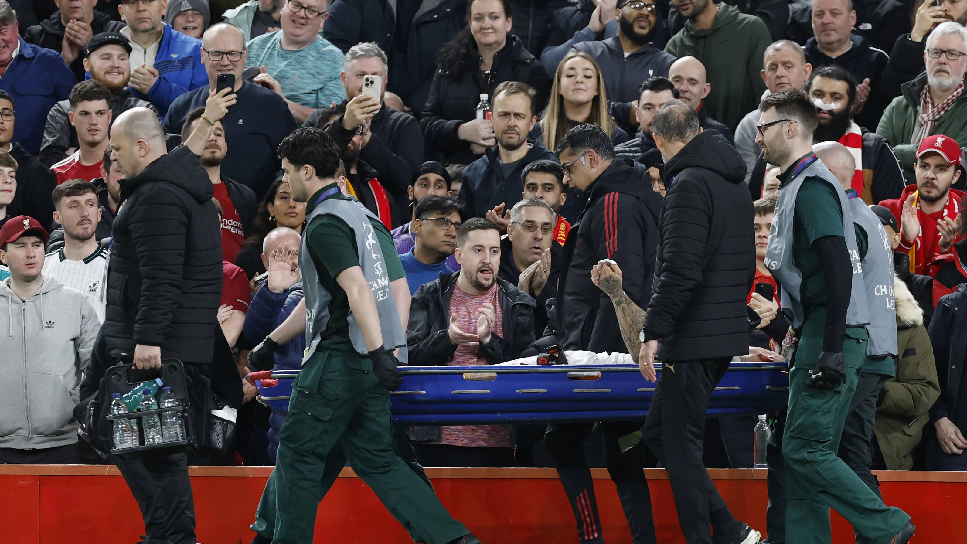 Liverpool, England, 18th March 2026. Noa Lang of Galatasaray leaves the pitch on a stretcher after picking up an injury and being substituted during the Liverpool vs Galatasaray UEFA Champions League round of 16 match at Anfield, Liverpool. Picture credit should read: Cody Froggatt / Sportimage EDITORIAL USE ONLY. No use with unauthorised audio, video, data, fixture lists, club/league logos or live services. Online in-match use limited to 120 images, no video emulation. No use in betting, games or single club/league/player publications. SPI_073_CF_Liverpool_Galatasaray SPI-4618-0072