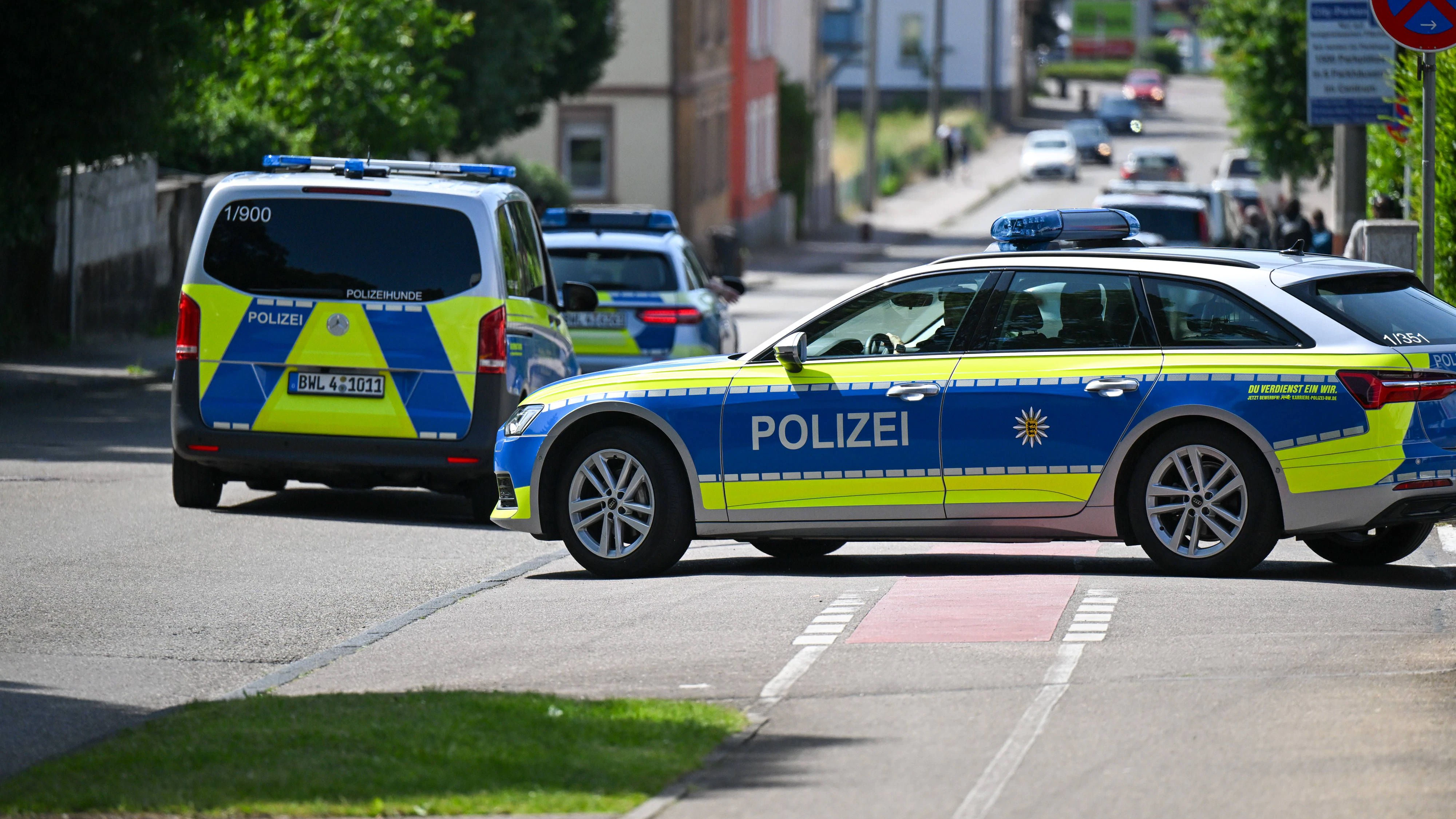 Heute.at - Drama im Standesamt – 23-Jähriger flieht mit Kleinkind