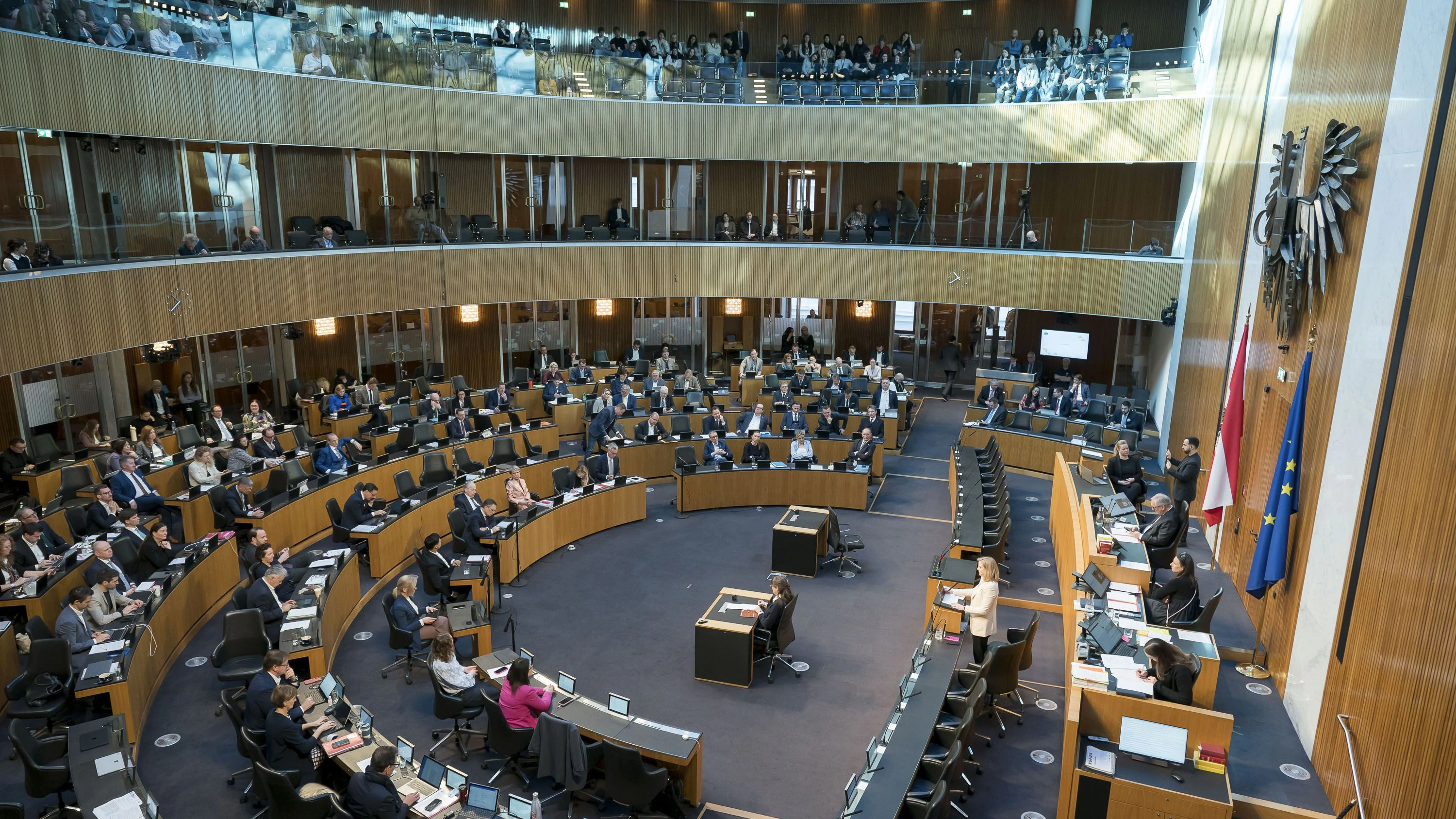 Heute.at - Sprit billiger? Streit um 10-Cent-Plan der Regierung