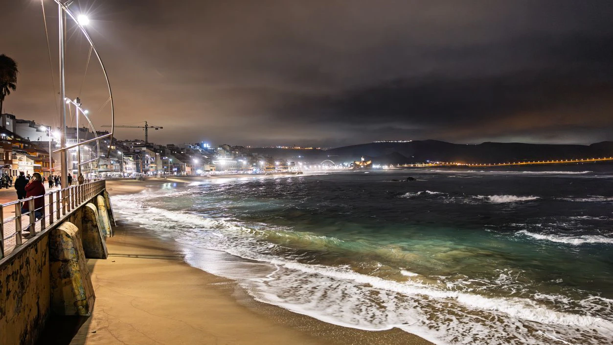 An den Stränden der Kanaren kann es in den kommenden Tagen recht ungemütlich werden-