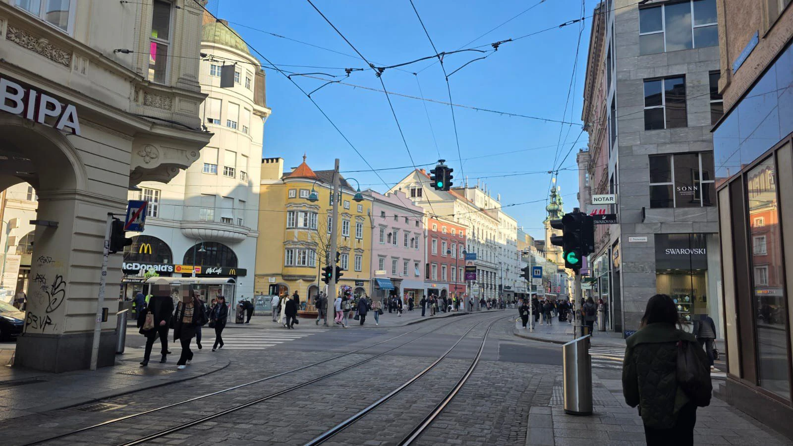 Zwar stehen in der Linzer Innenstadt einige prominente Geschäfte leer, im Vergleich steht die Stadt aber ziemlich gut da.