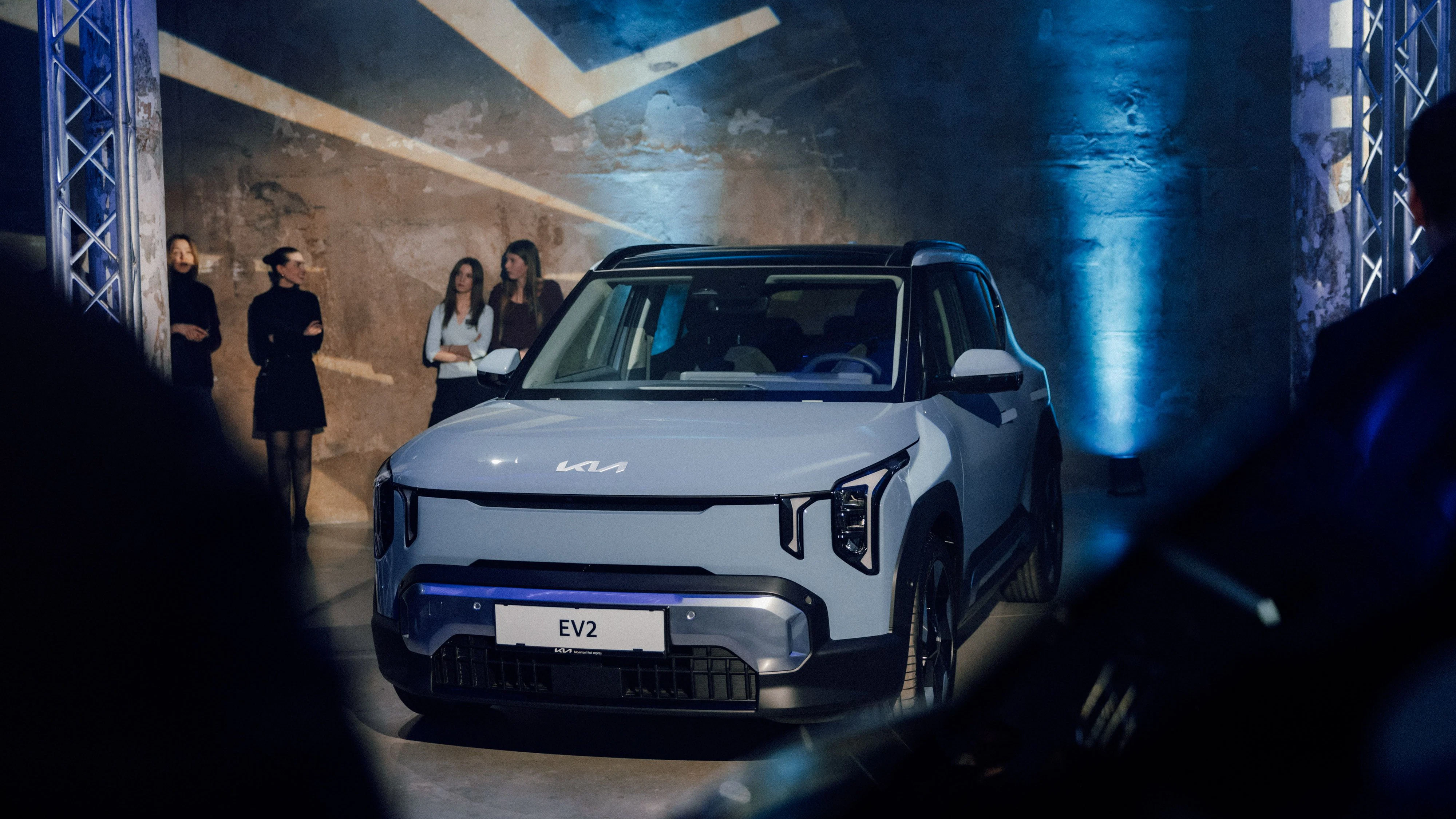 Heute.at - Kunst trifft Auto: Kia zeigt neuen EV2 erstmals in Wien