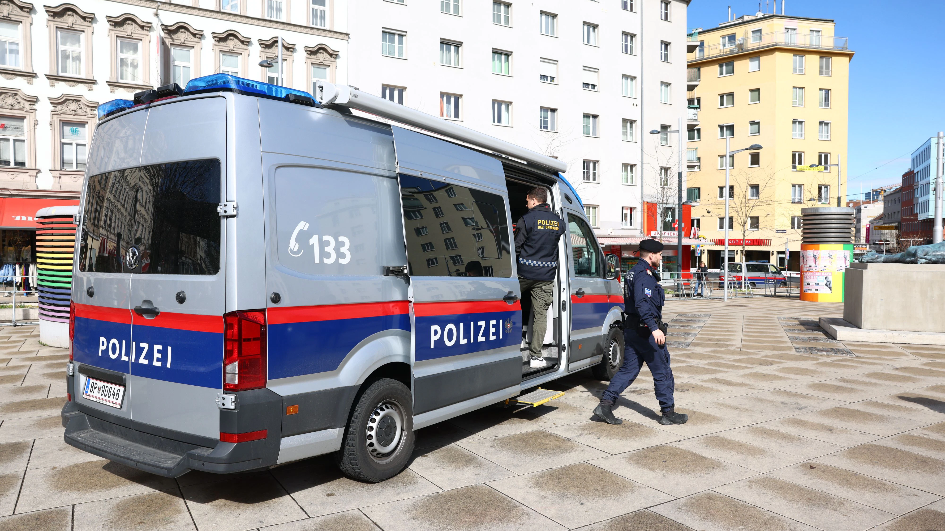 Heute.at - Wiener von Jugendbande mit Metallrohr brutal ausgeraubt