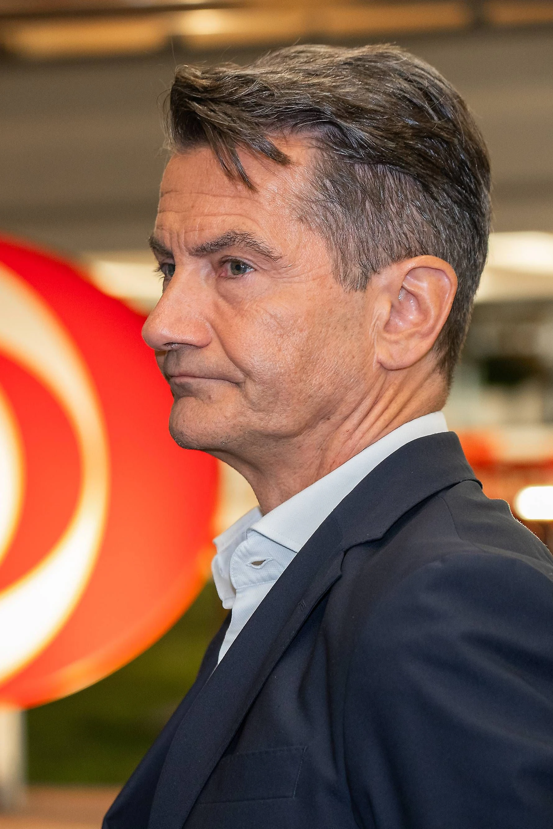 ORF-Generaldirektor Roland Weißmann trat am 8. März wegen der Belästigungsvorwürfe einer Mitarbeiterin zurück, bestreitet aber jedes Fehlverhalten