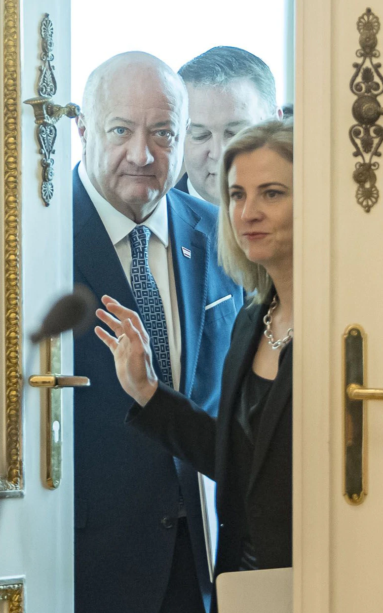 Sprit und Spirit: Wie Österreich mit seinen Dämonen kämpft