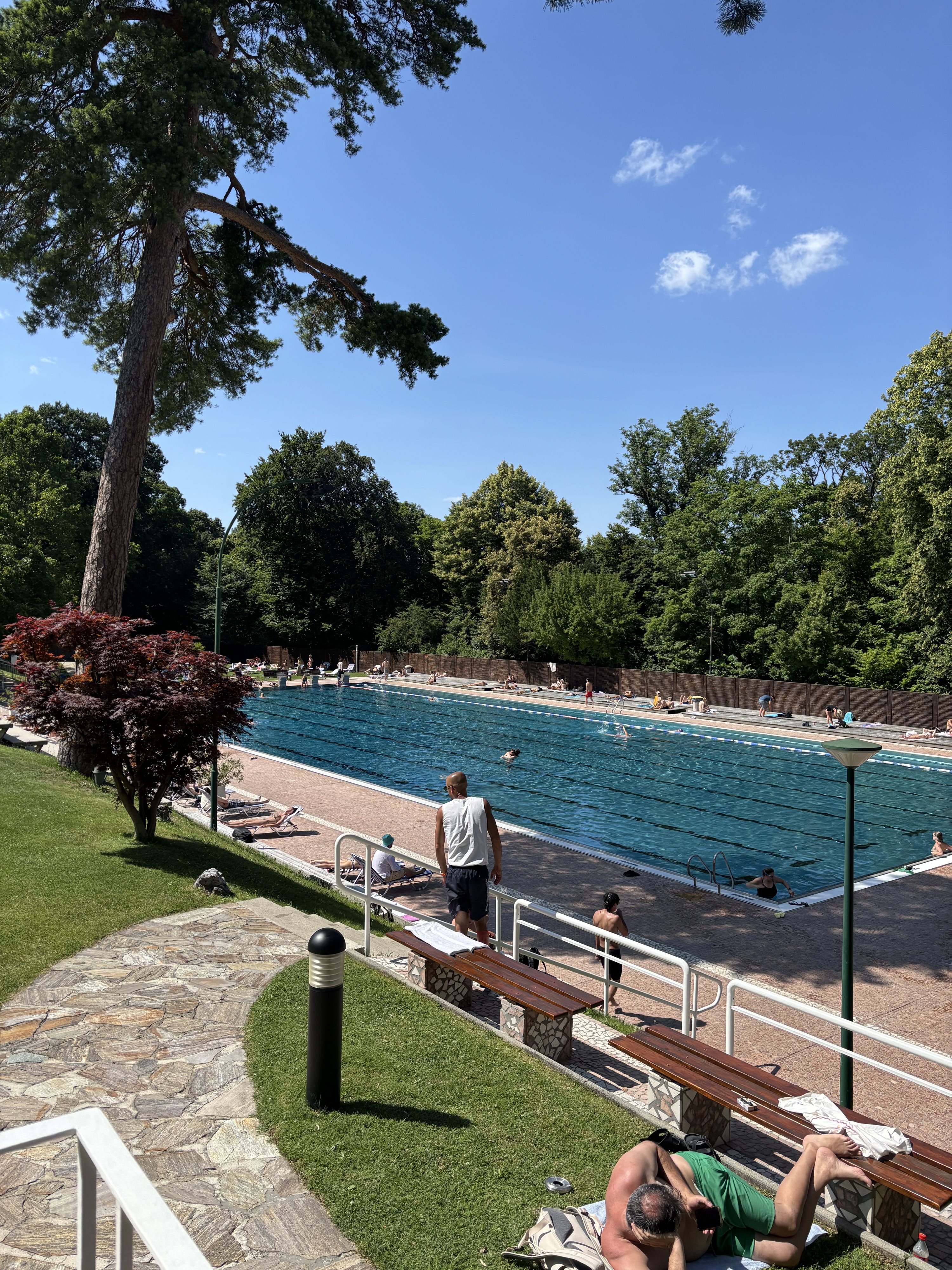 Schönbrunner Bad will schon im April wieder aufsperren.
