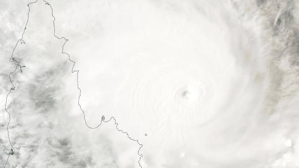Der tropische Zyklon Narelle verursacht derzeit im Norden Australiens intensive Regenfälle sowie Sturm- und Orkanböen. 