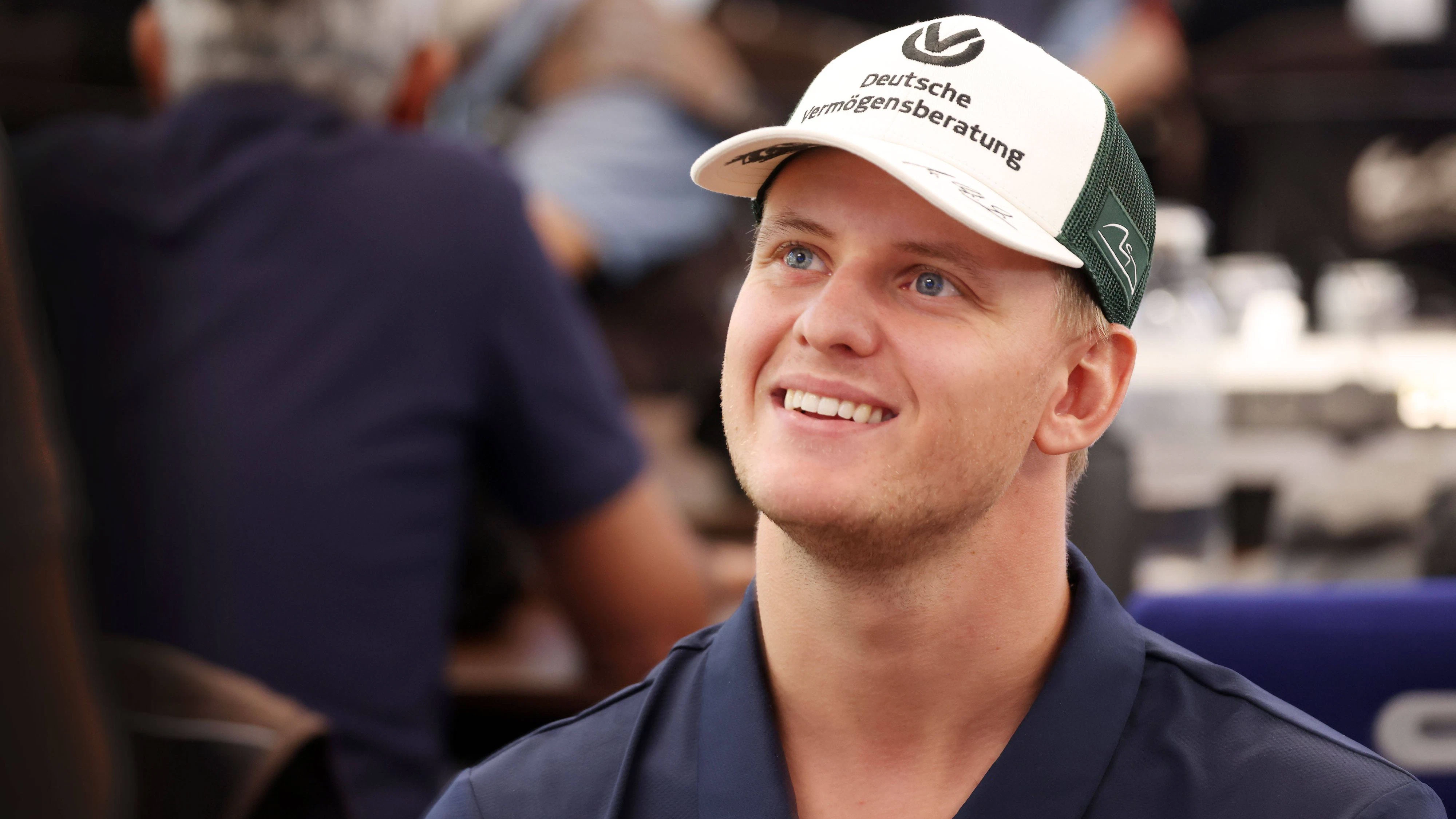 Mick Schumacher spricht über Papa Miachel.
