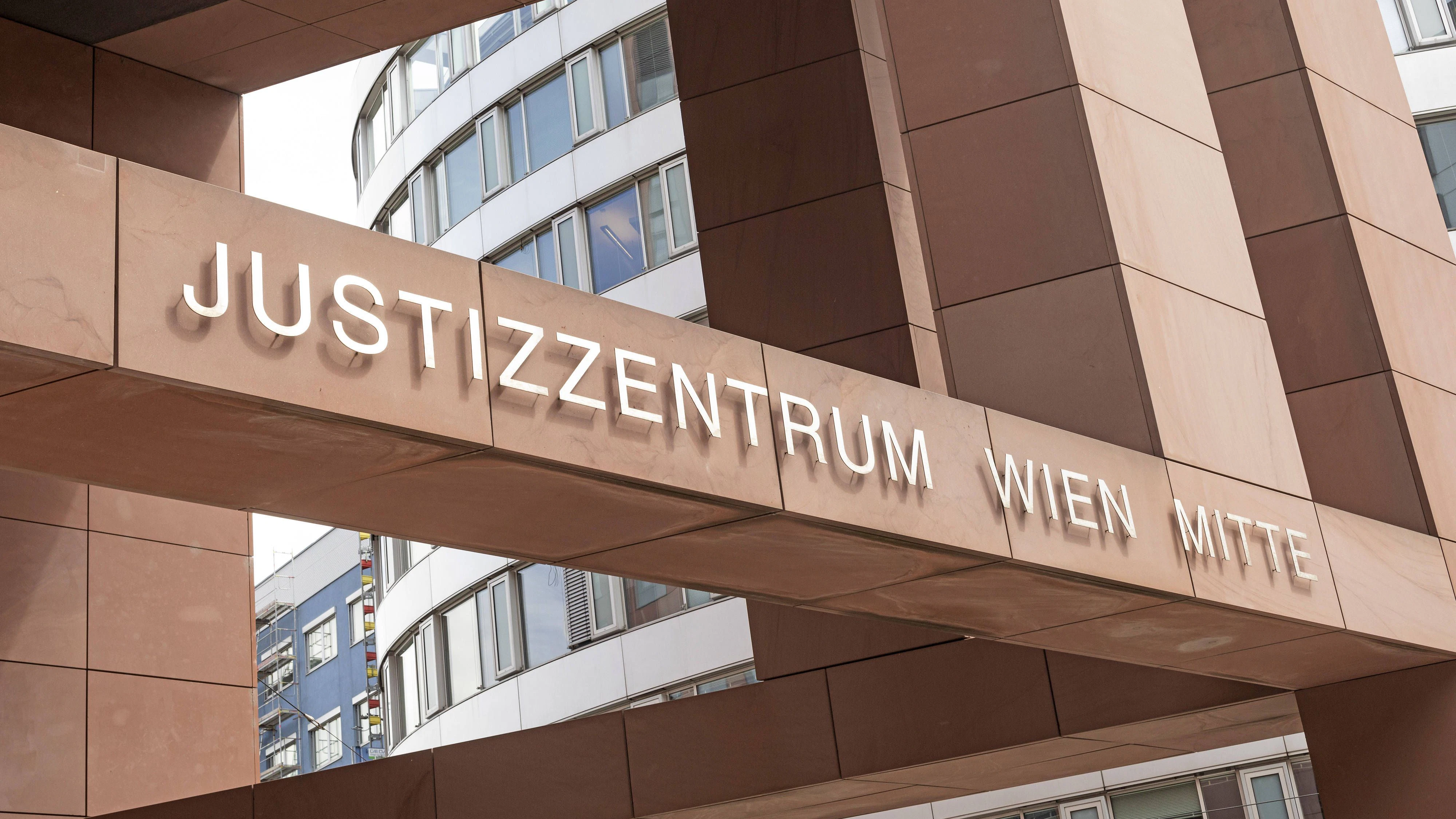 Heute.at - 703 Mio. Euro Schulden – bekannte Firma insolvent