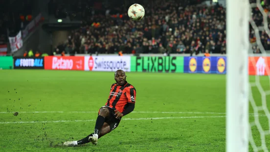 Edward Chilufya rutschte beim entscheidenden Versuch aus. 