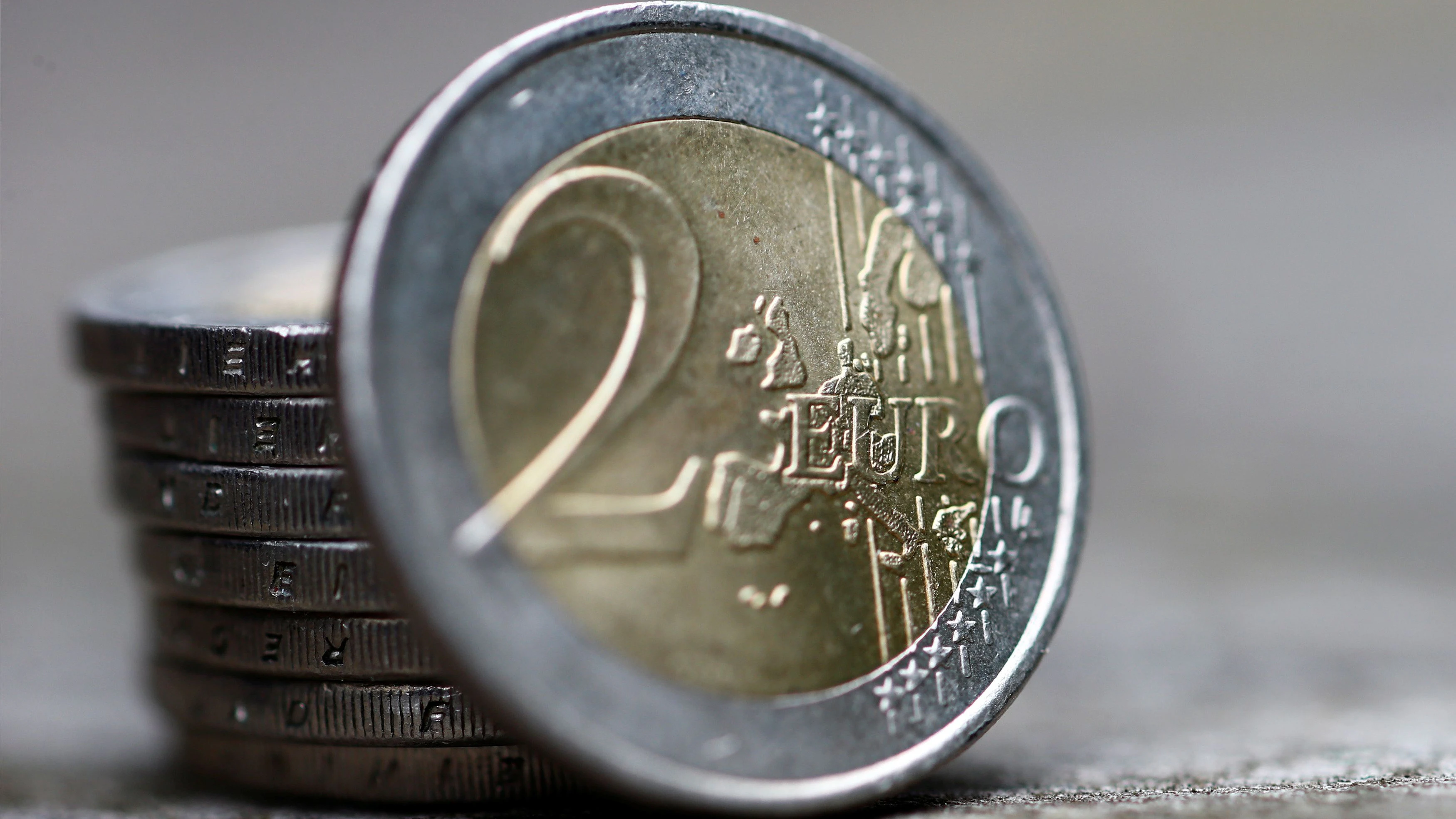 Der digitale Euro soll also ein elektronisches Zahlungsmittel sein, das wie Bargeld überall im Euroraum genutzt werden kann.