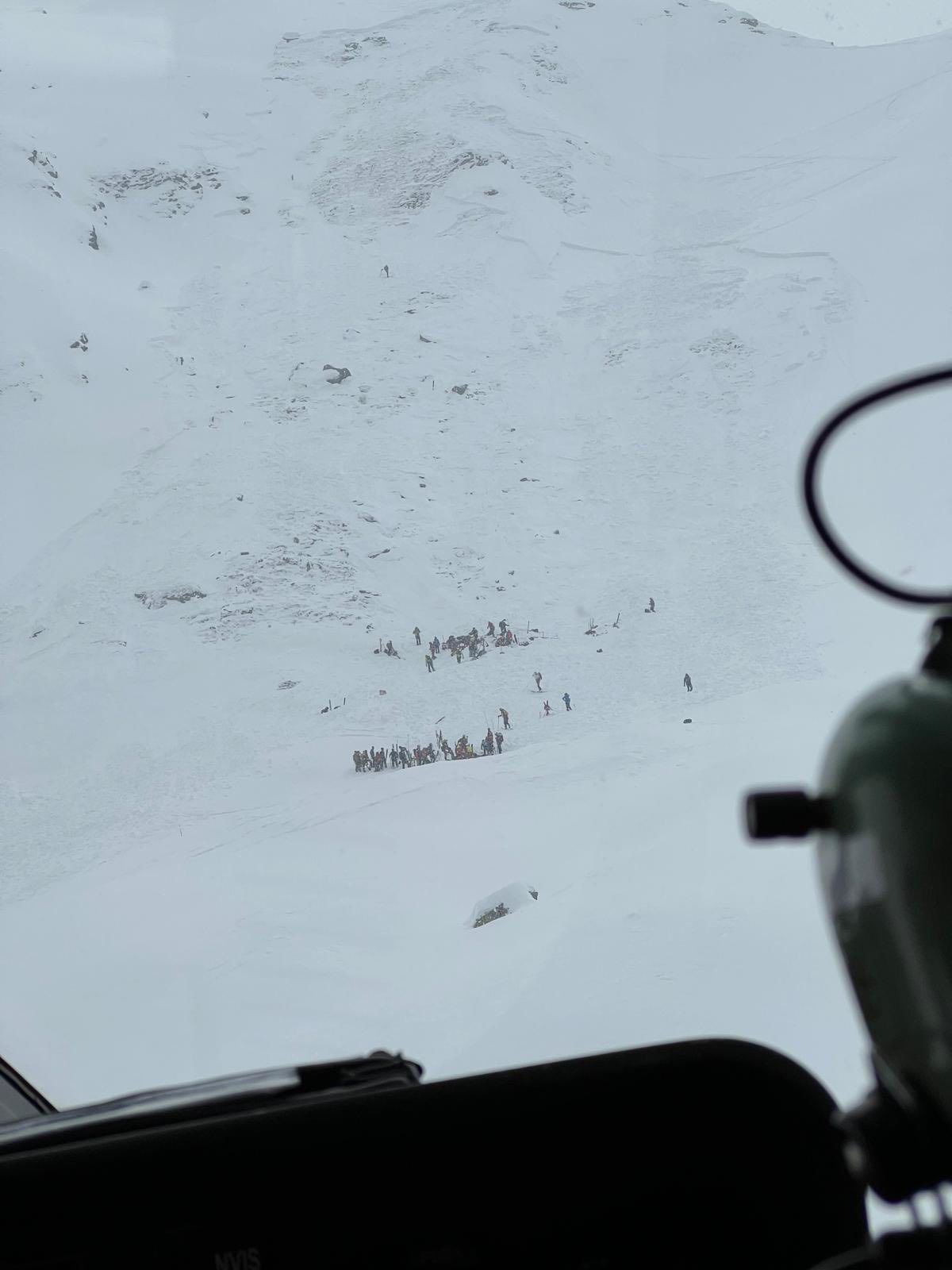 Mehrere Skitourengeher wurden in Südtirol von einer Lawine erfasst.