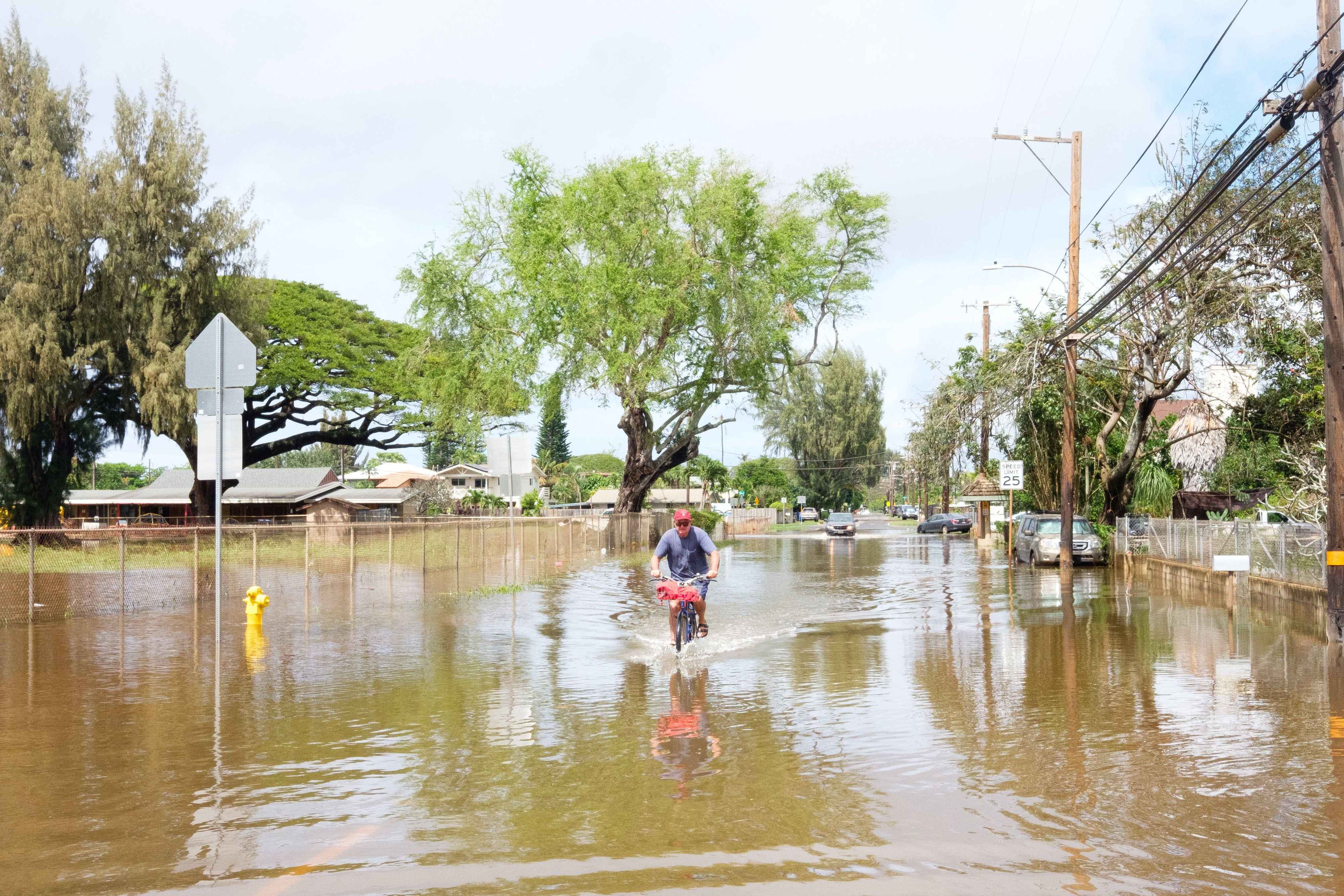 Heftige Regenfälle haben seit den frühen Morgenstunden Oahu, Hawaii, überschwemmt.