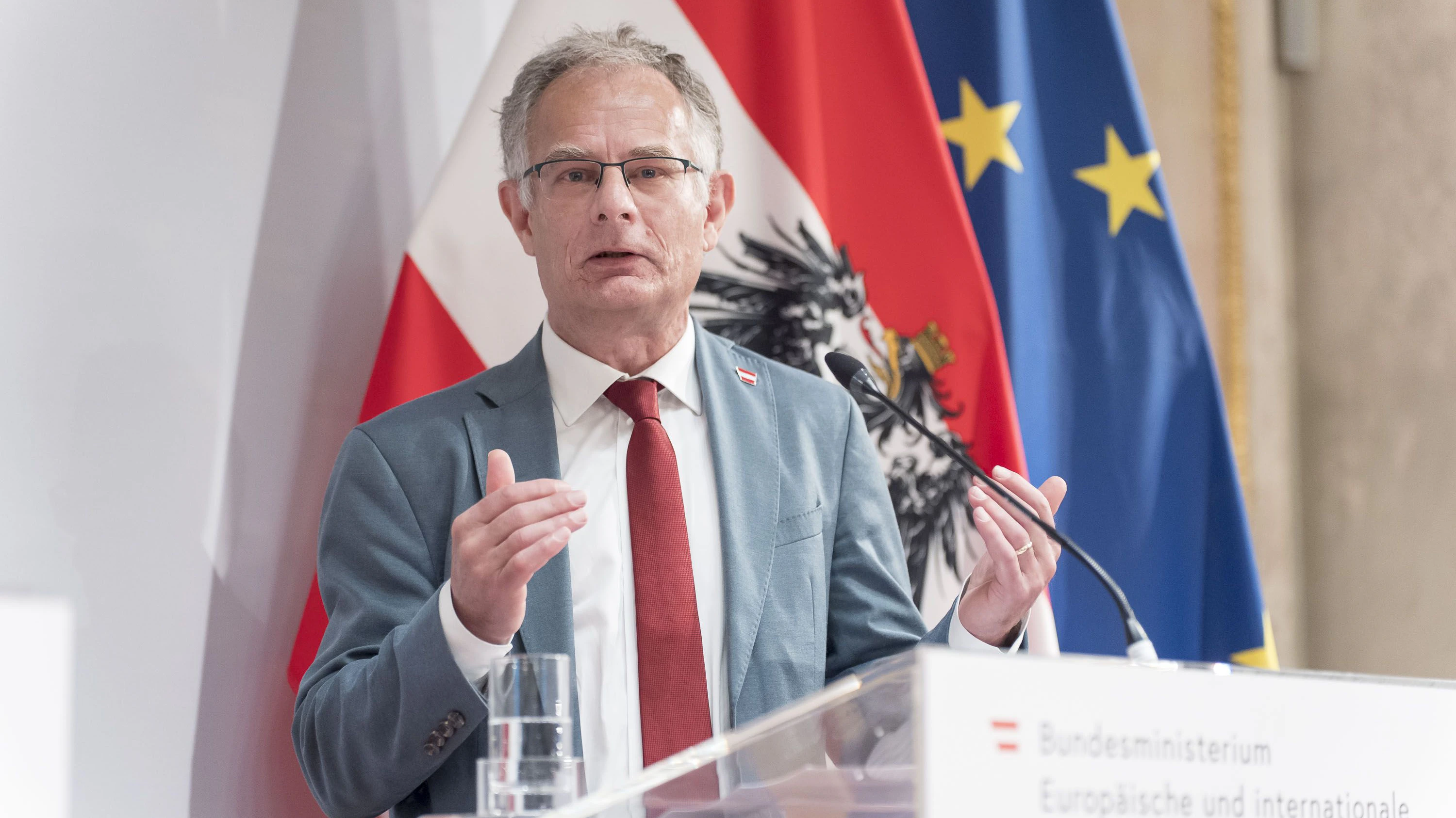  Finanzstaatssekretärin Barbara Eibinger-Miedl (ÖVP), OECD-Generalsekretär Mathias Cormann, Außenministerin Beate Meinl-Reisinger (NEOS) und Finanzminister Markus Marterbauer (SPÖ) am Donnerstag, 19. März 2026, anl. der PK des Außenministeriums, OECD "Economic Survey - Wirtschaftsbericht zu Österreich" im Außenministerium in Wien. 20260319 Foto: Helmut Graf/Tageszeitung Heute