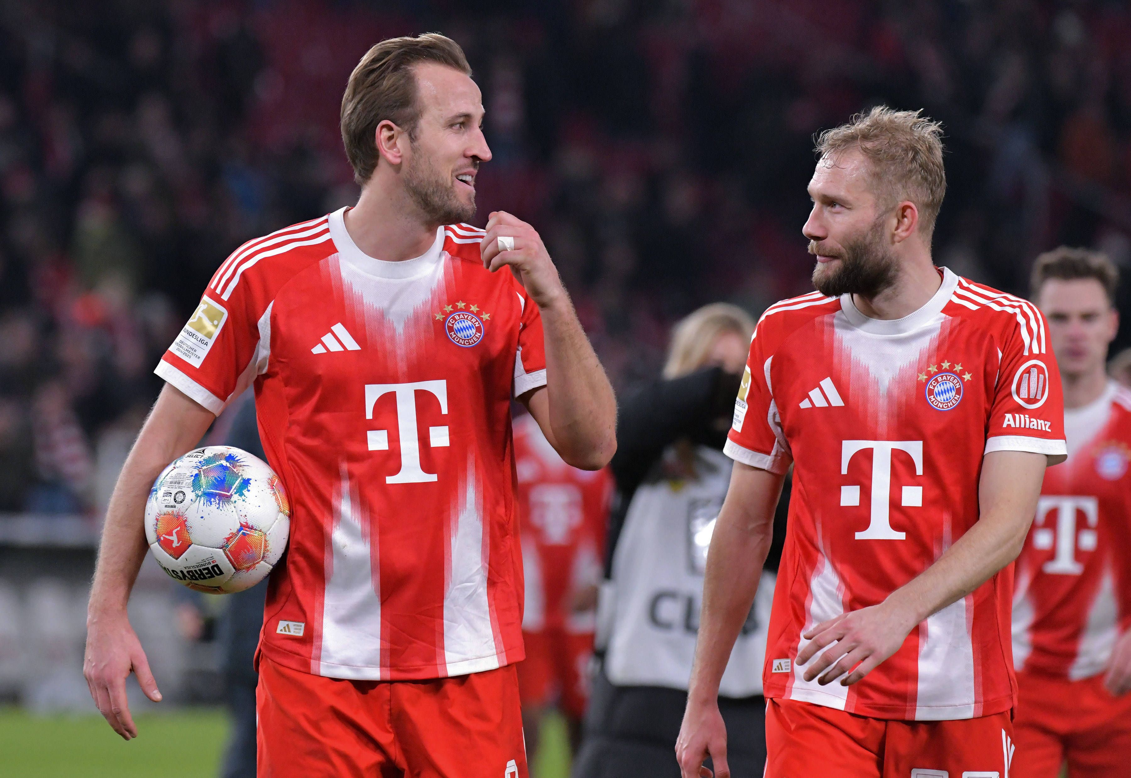 Die Bayern duellieren sich mit Union Berlin. 