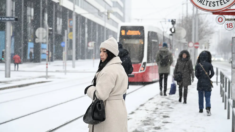 Heute.at - Kälteeinbruch lässt neue Schnee-Walze auf Wien zurollen