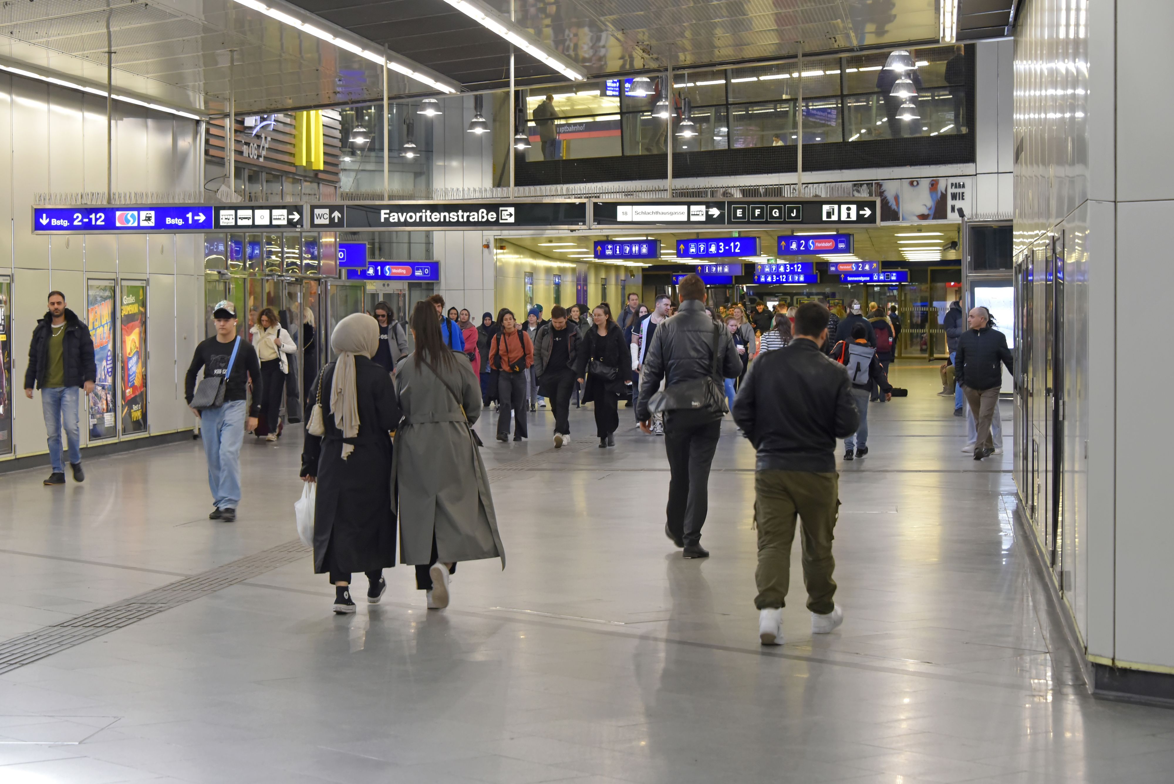 Am Wiener Hauptbahnhof kam es zum brutalen Überfall. 