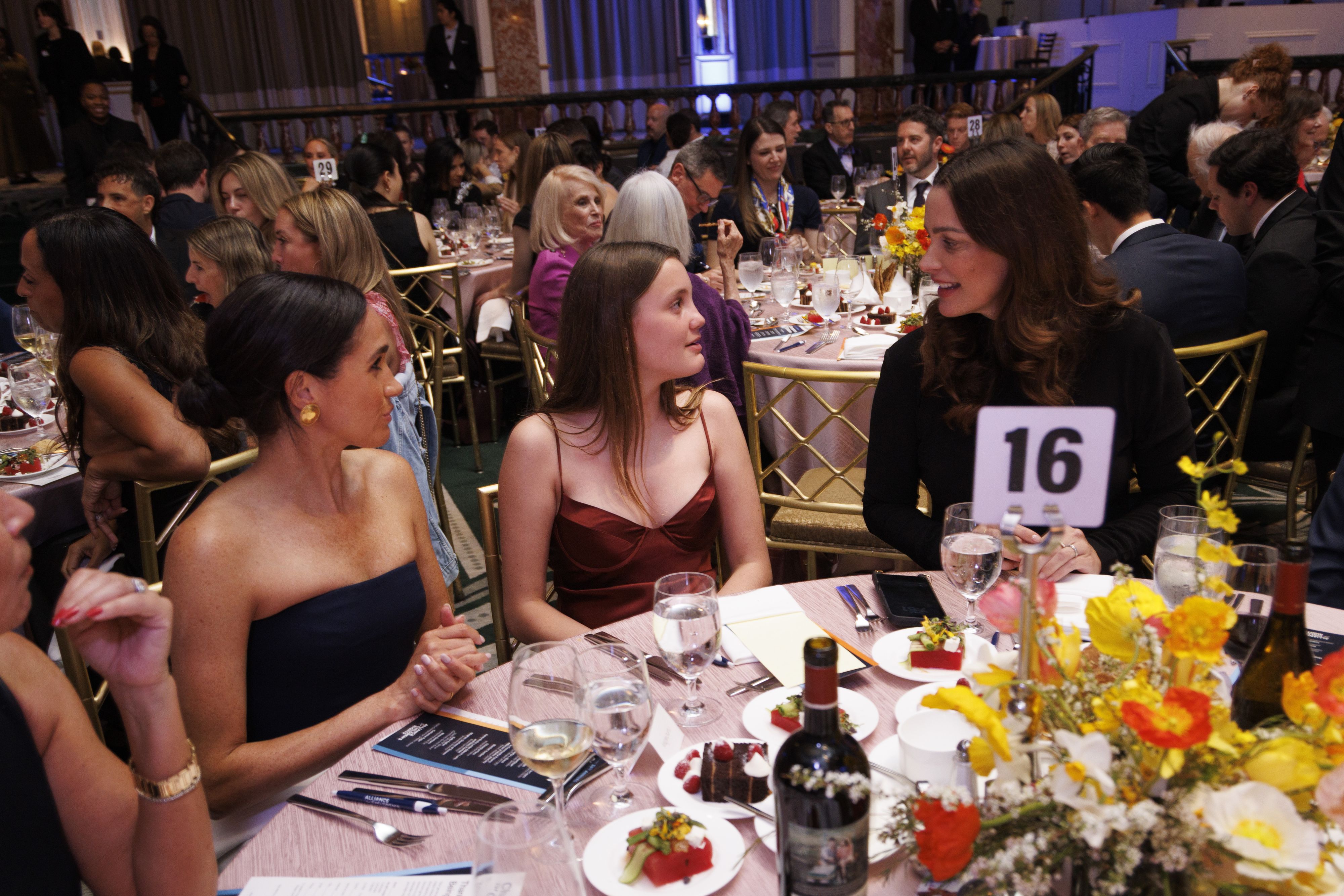 Meghan zeigt sich bei der 