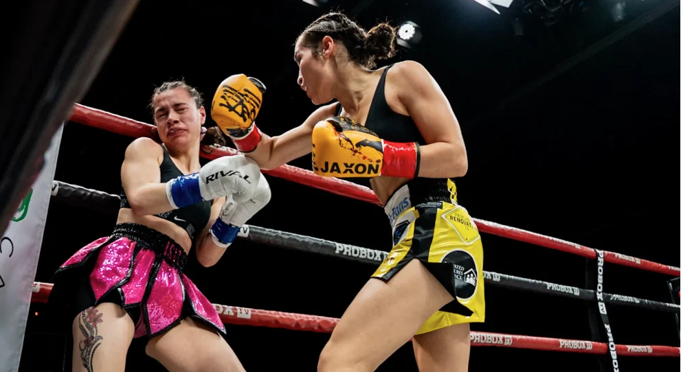 Isis Sio musste innerhalb von 44 Sekunden zwei Kopftreffer einstecken. 