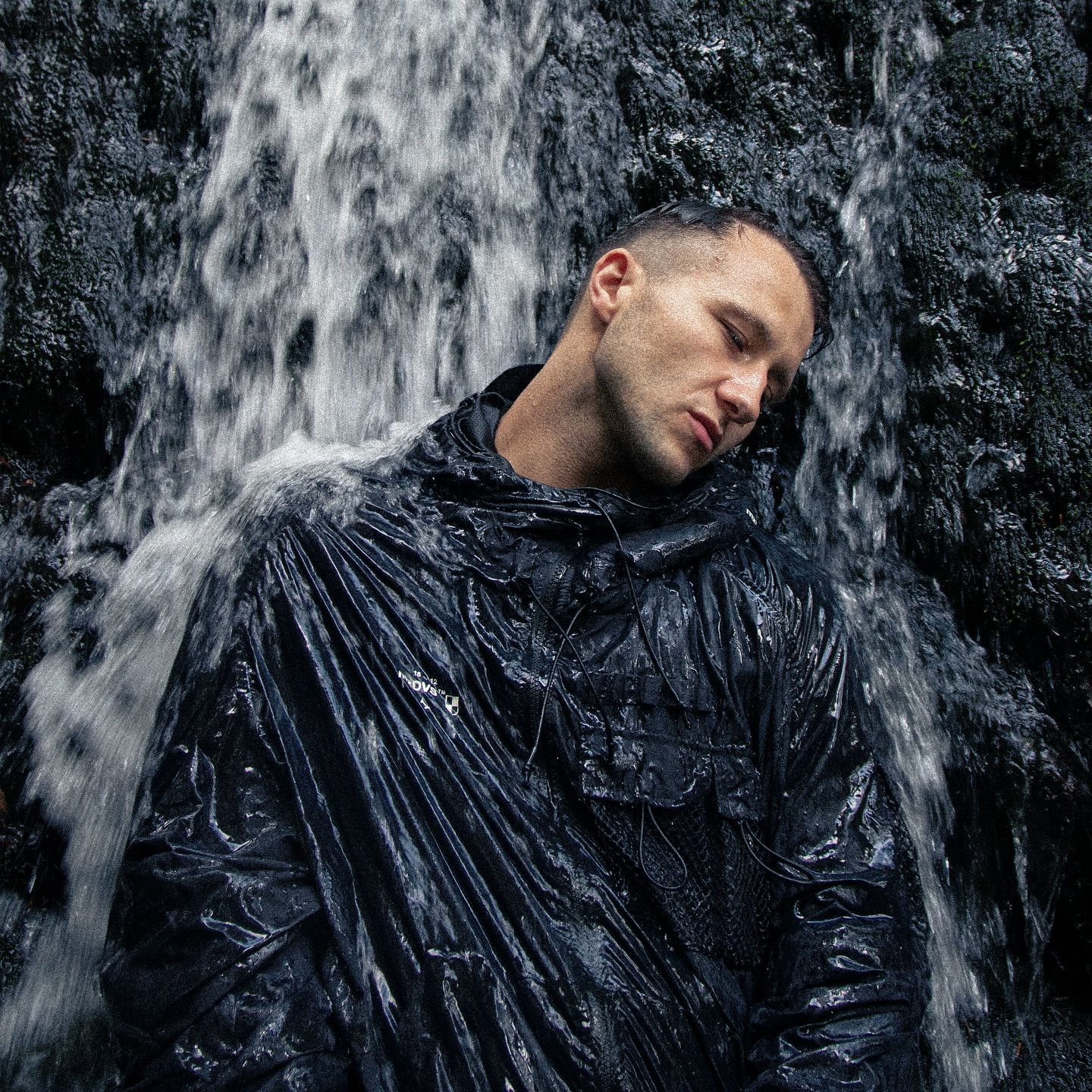 Navy Westghost verzichtet auf Spotify und verdient trotzdem genug.