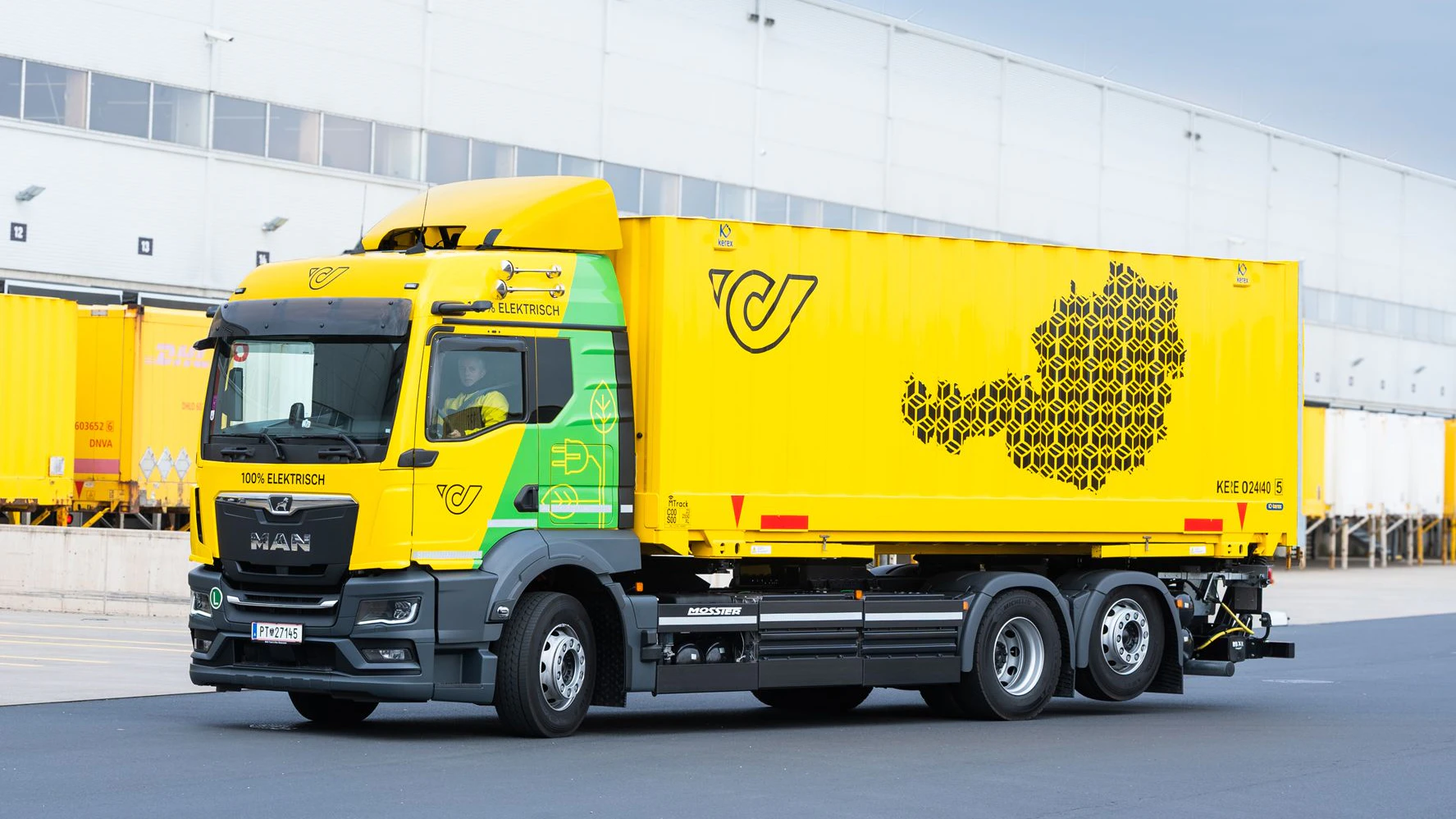 Einer der vier neuen MAN eTGS der Österreichischen Post.