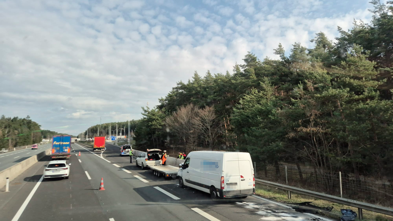 Auf der A2 kam es in am Montagmorgen zu einem Verkehrsunfall. Ein Fahrstreifen musste gesperrt werden, der Rückstau war rund zwei Kilometer lang.