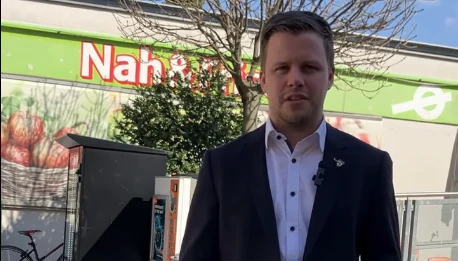 Bürgermeister Patric Pipp verkündet die traurige Nachricht auf seinem eigenen Facebook-Kanal.