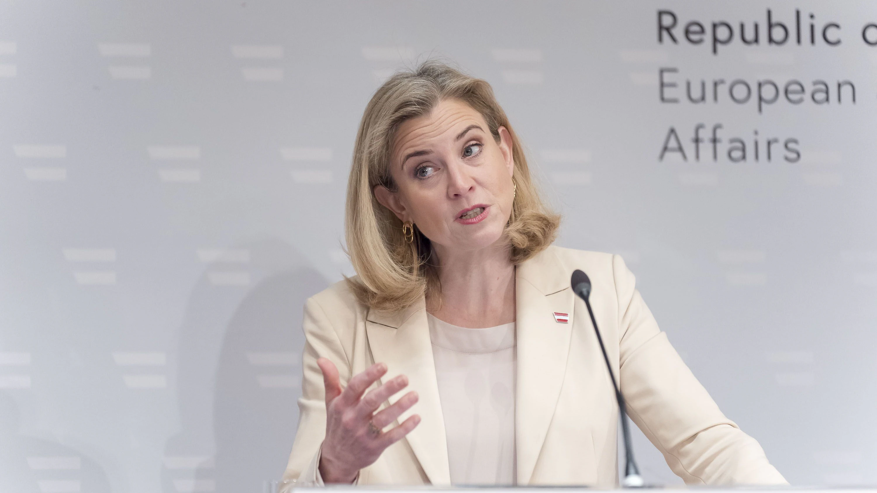  Finanzstaatssekretärin Barbara Eibinger-Miedl (ÖVP), OECD-Generalsekretär Mathias Cormann, Außenministerin Beate Meinl-Reisinger (NEOS) und Finanzminister Markus Marterbauer (SPÖ) am Donnerstag, 19. März 2026, anl. der PK des Außenministeriums, OECD "Economic Survey - Wirtschaftsbericht zu Österreich" im Außenministerium in Wien. 20260319 Foto: Helmut Graf/Tageszeitung Heute