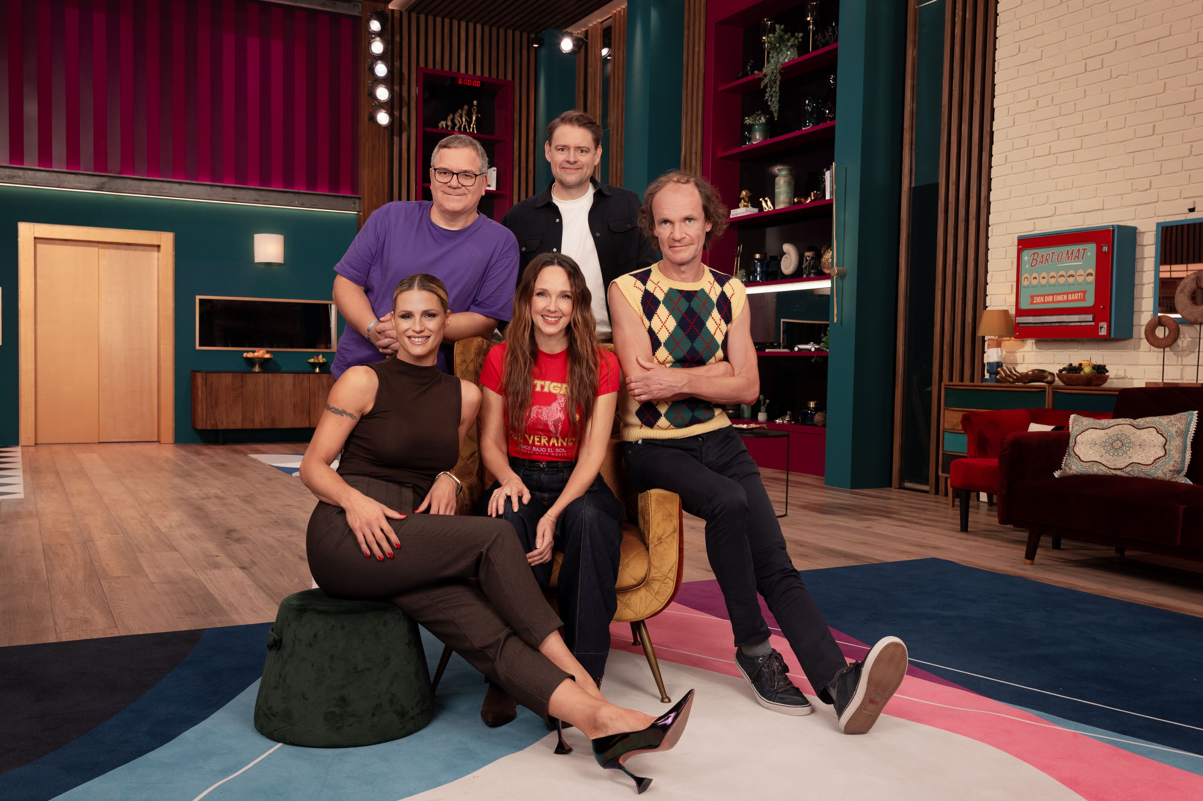 Die ersten fünf Teilnehmer und Teilnehmerinnen sind bestätigt – die siebte Staffel LOL startet am 14. Mai exklusiv bei Prime Video