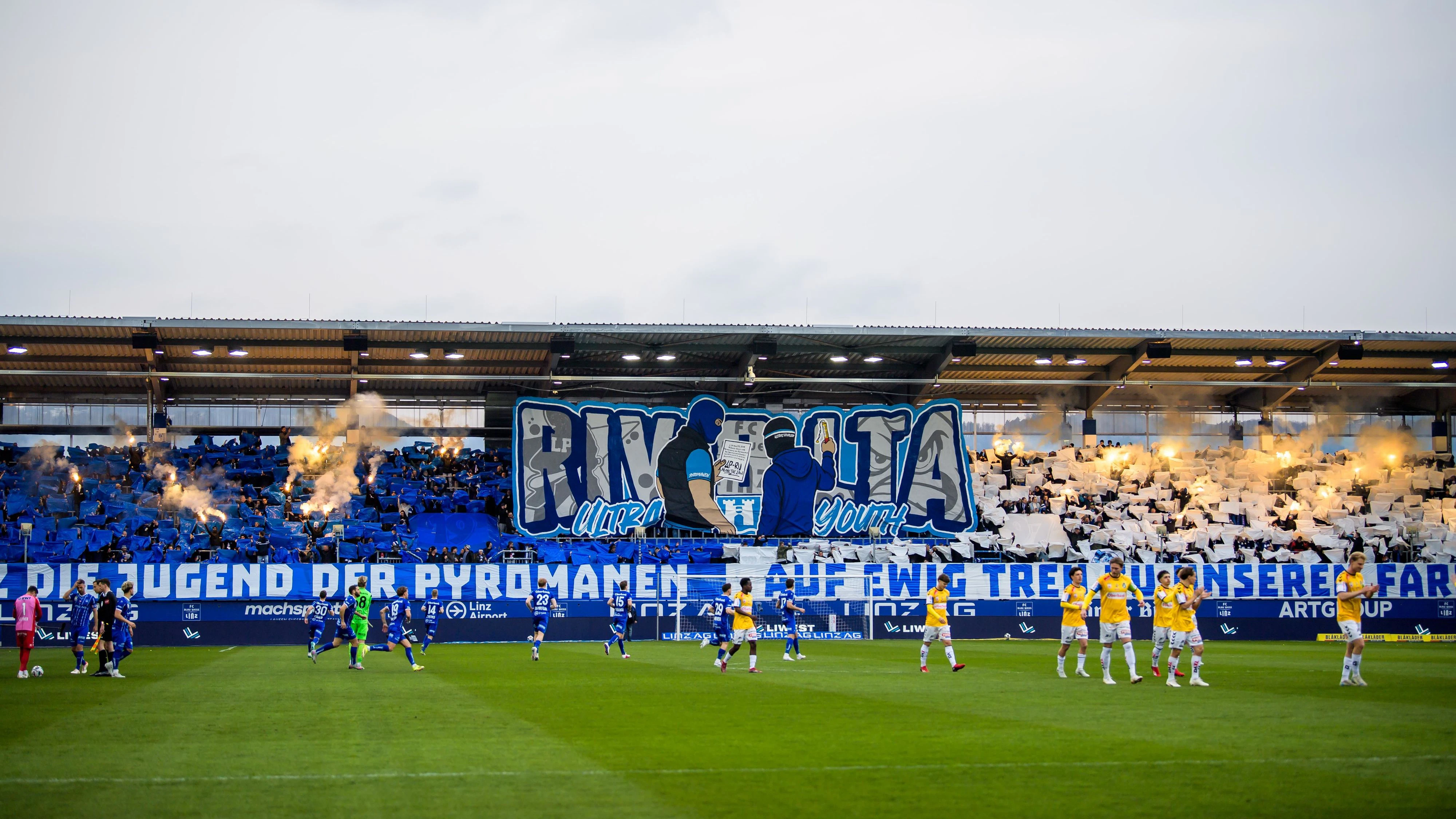 Heute.at - Wilde Prügelei mit 40 Personen vor Bundesliga-Derby