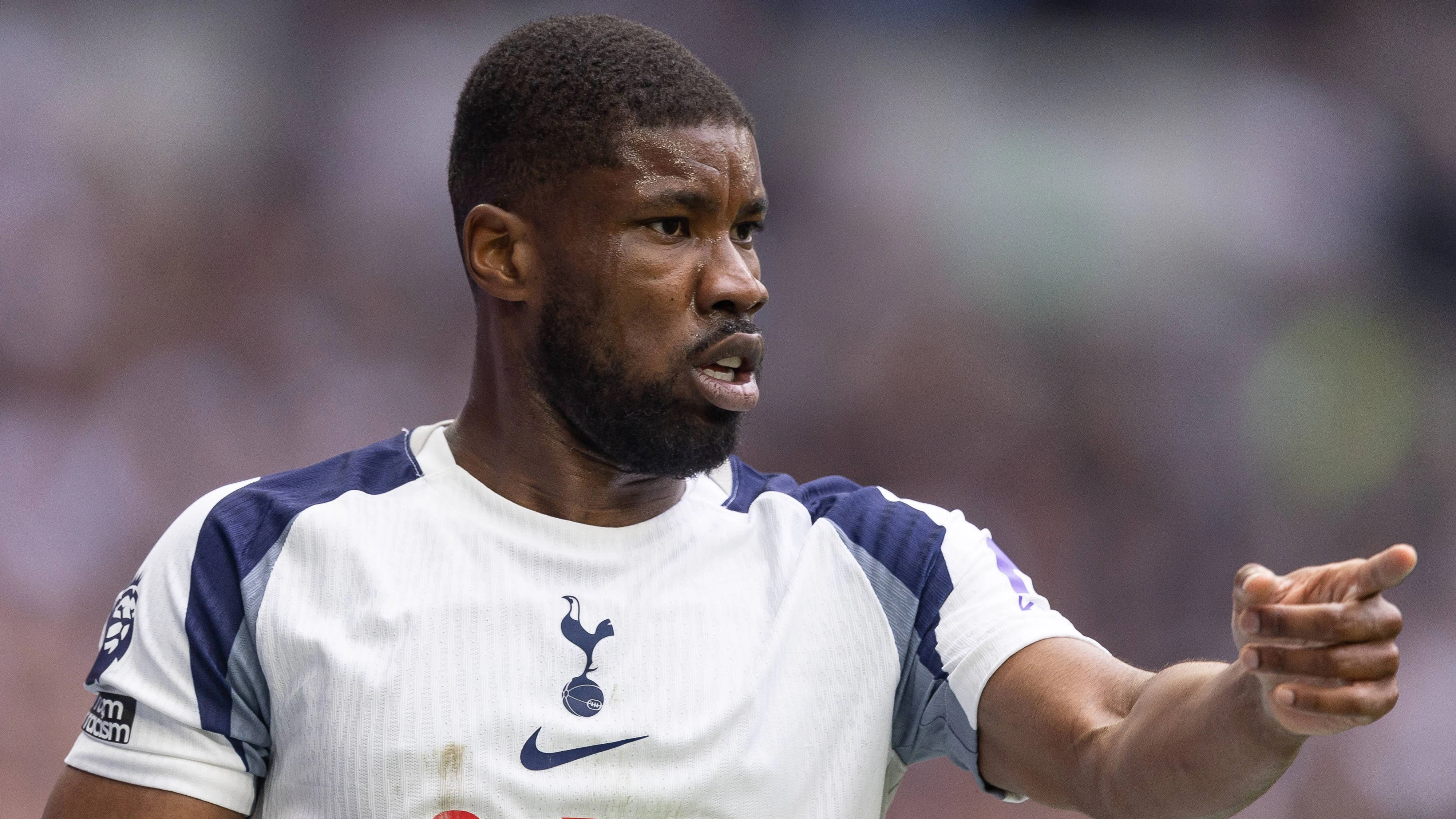 Kevin Danso spielt mit Tottenham gegen den Abstieg. 