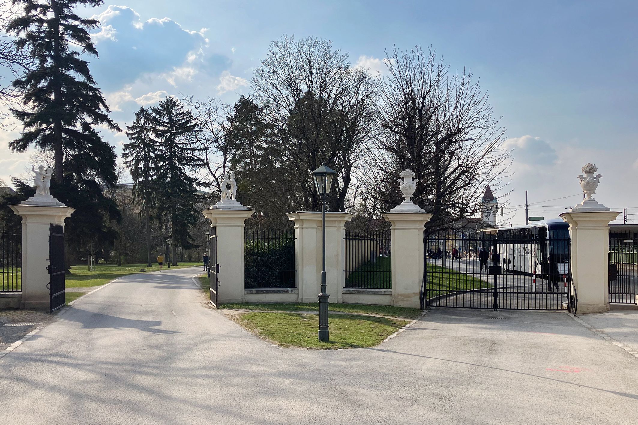 Der Zugang zum Schönbrunn-Areal in unmittelbarer Nähe des Verkehrsknotens Kennedybrücke wird verbessert.