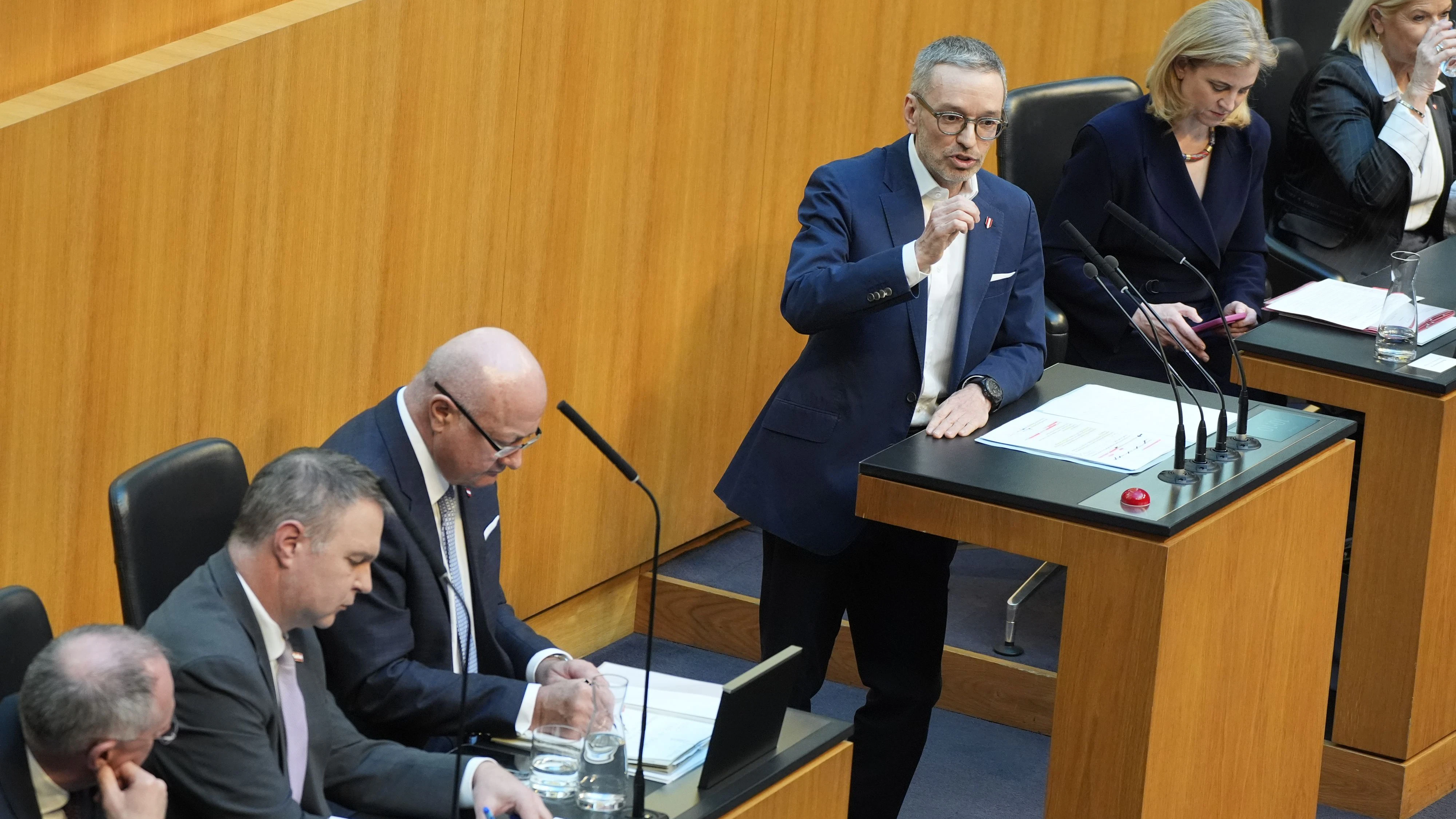 Heute.at - Irrer Spritpreis-Streit – Kickl donnert gegen Regierung