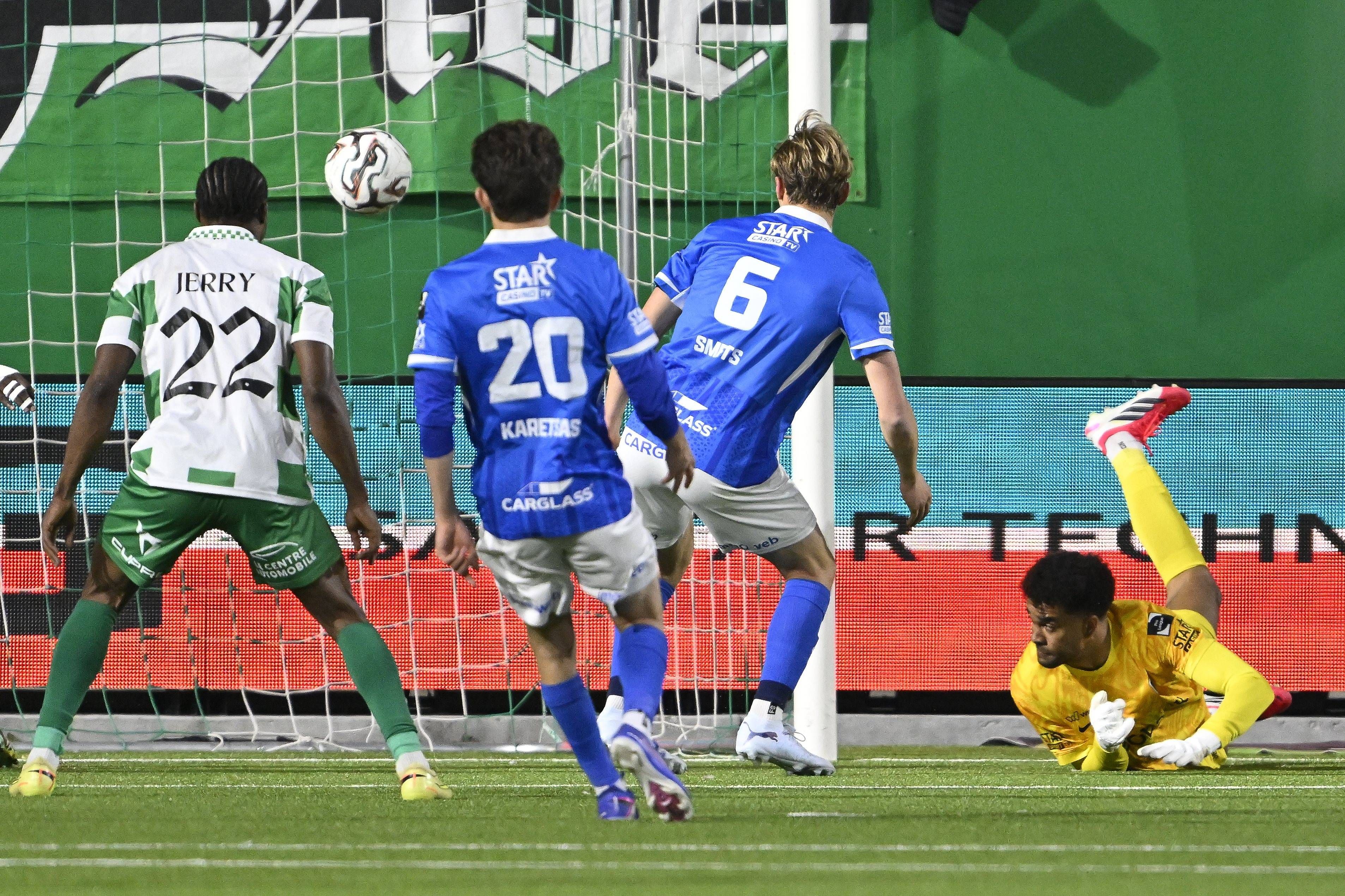 Lawal kassierte fünf Treffer.