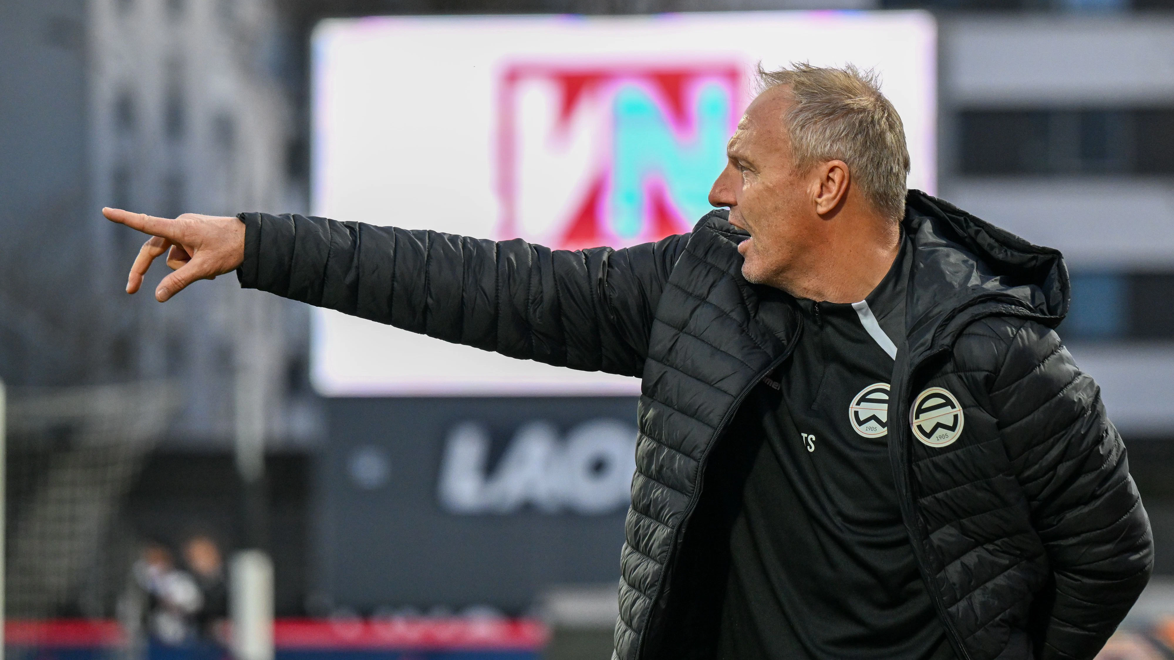 Heute.at - Admira wirft Trainer Silberberger raus