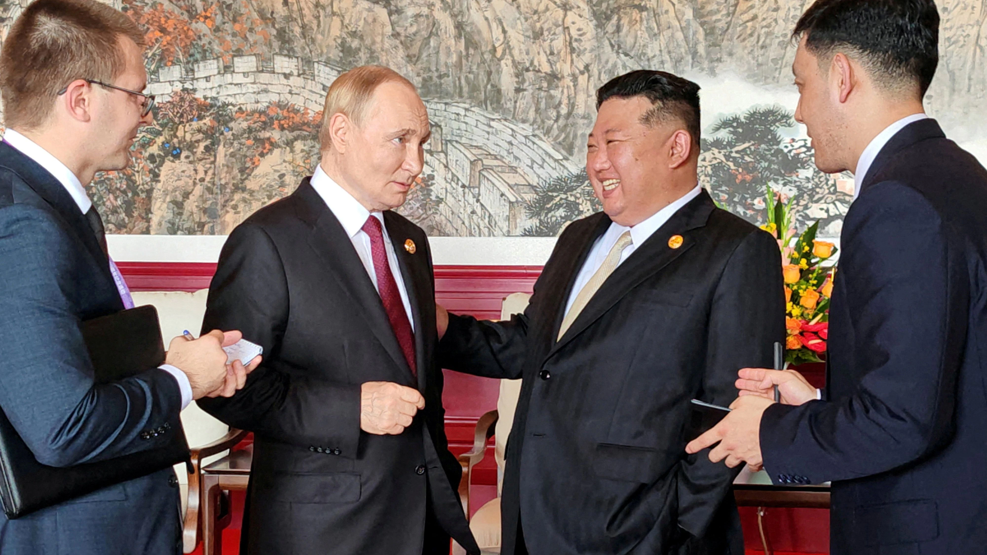 Wladimir Putin und Kim Jong-un trafen einander Anfang September 2025 in Peking, um 80 Jahre Ende des 2. Weltkriegs zu feiern.