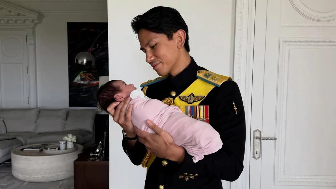 Prinz Mateen ganz stolz mit Tochter Zahra.