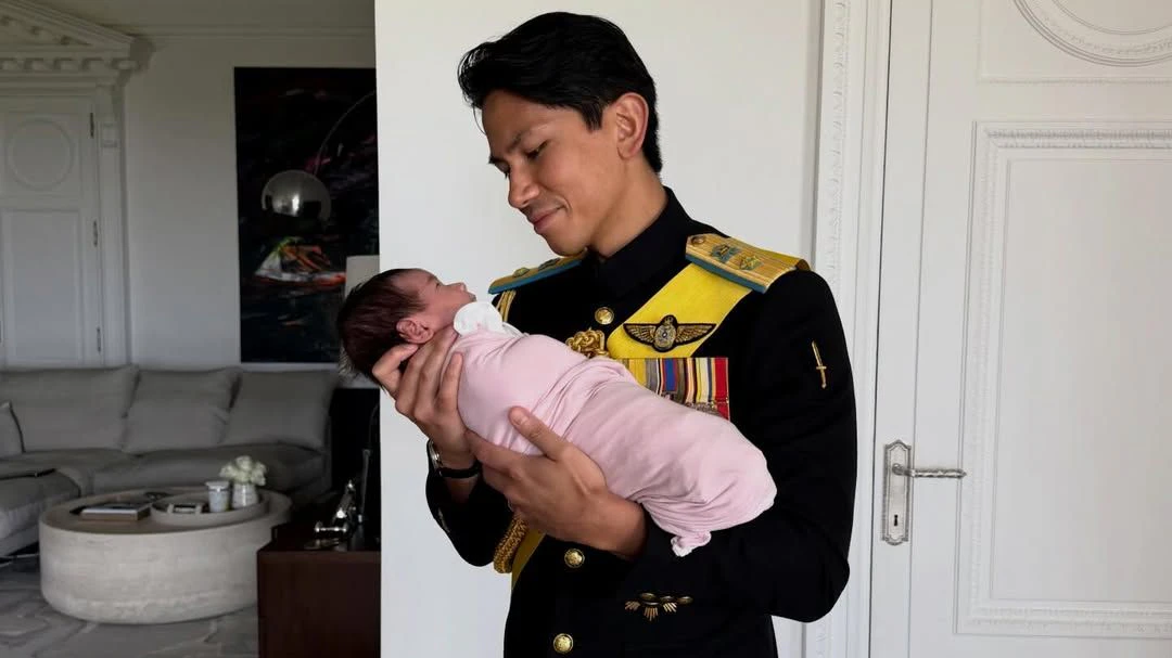 Prinz Mateen ganz stolz mit Tochter Zahra.