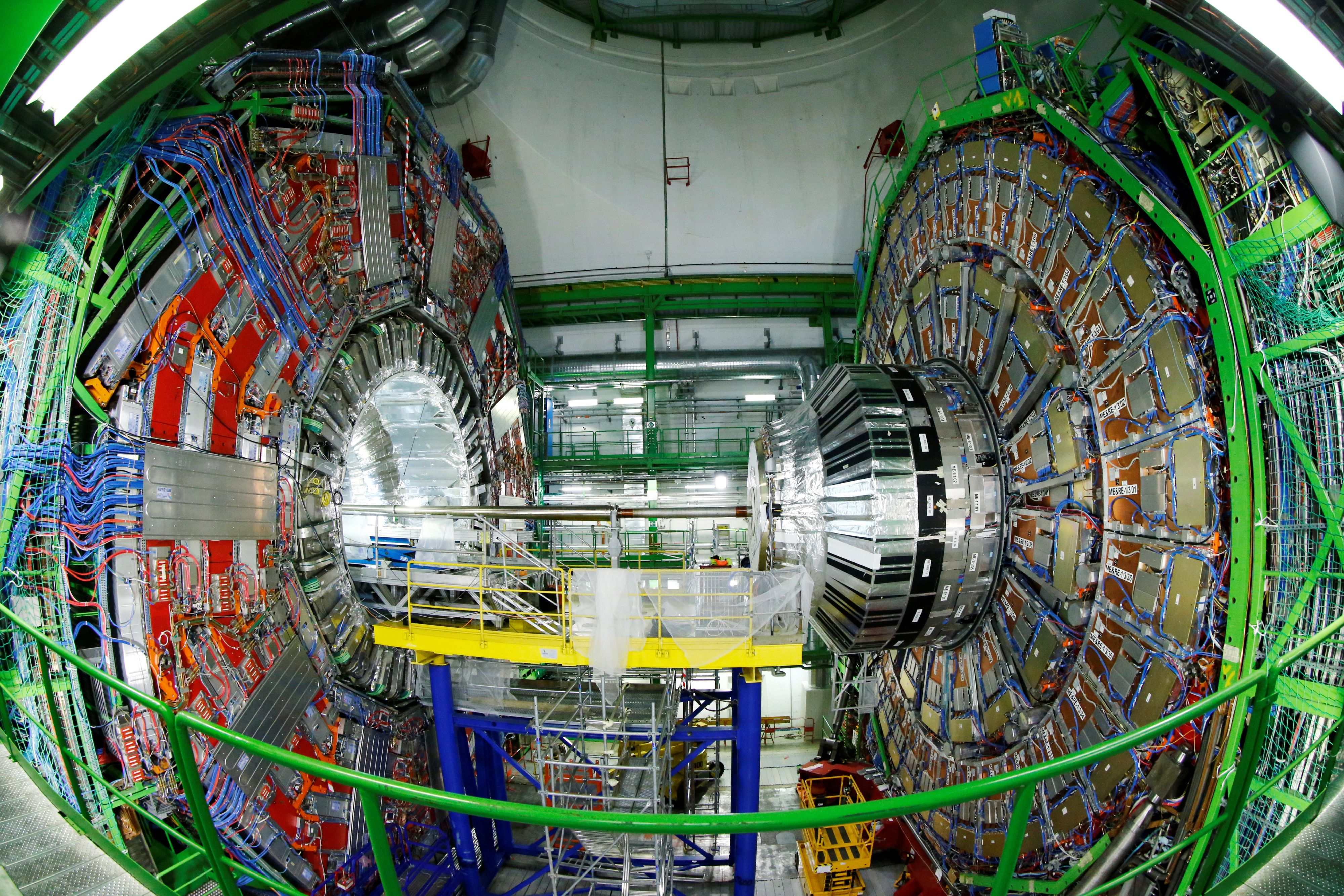 Bis heute rätseln Forscher, warum unser Universum viel mehr Materie als Antimaterie enthält, obwohl der Urknall eigentlich gleich viel von beiden hätte hervorbringen sollen.