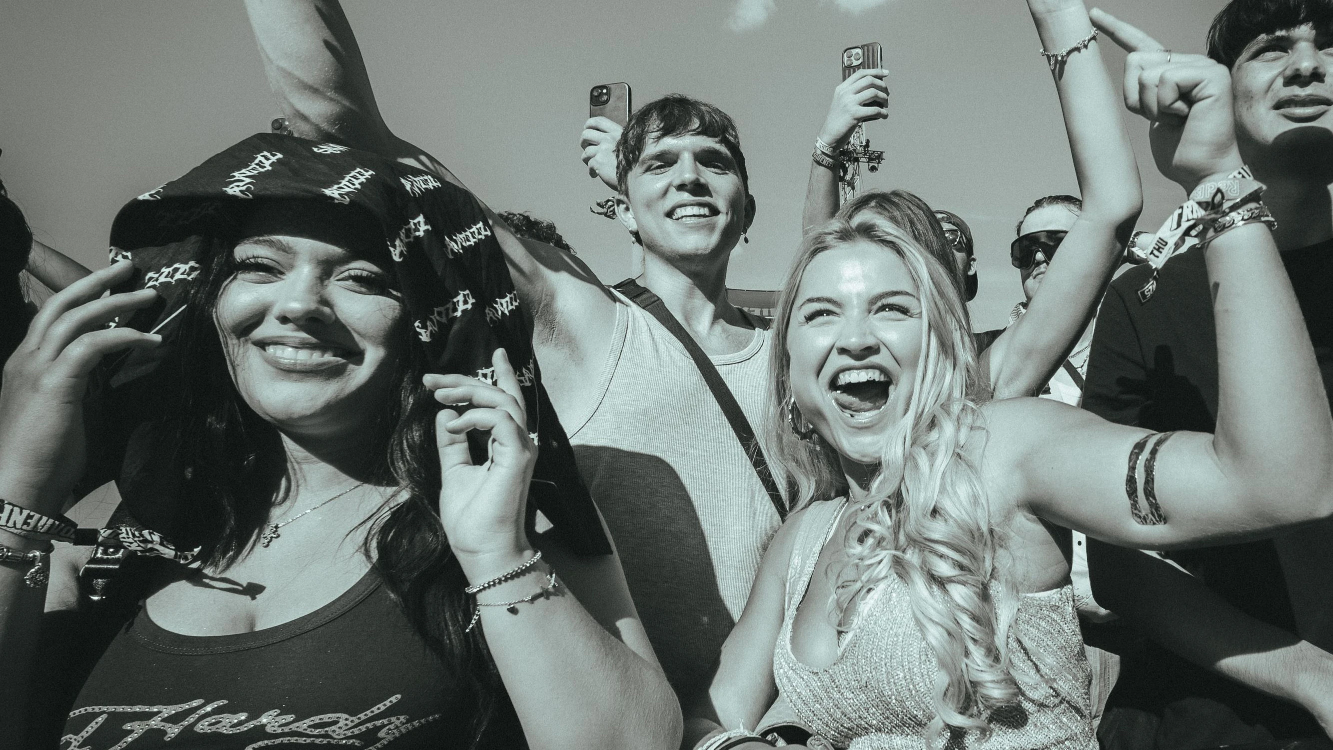 Lasst am 7. und 8. August die Trabrennbahn Wels beben!